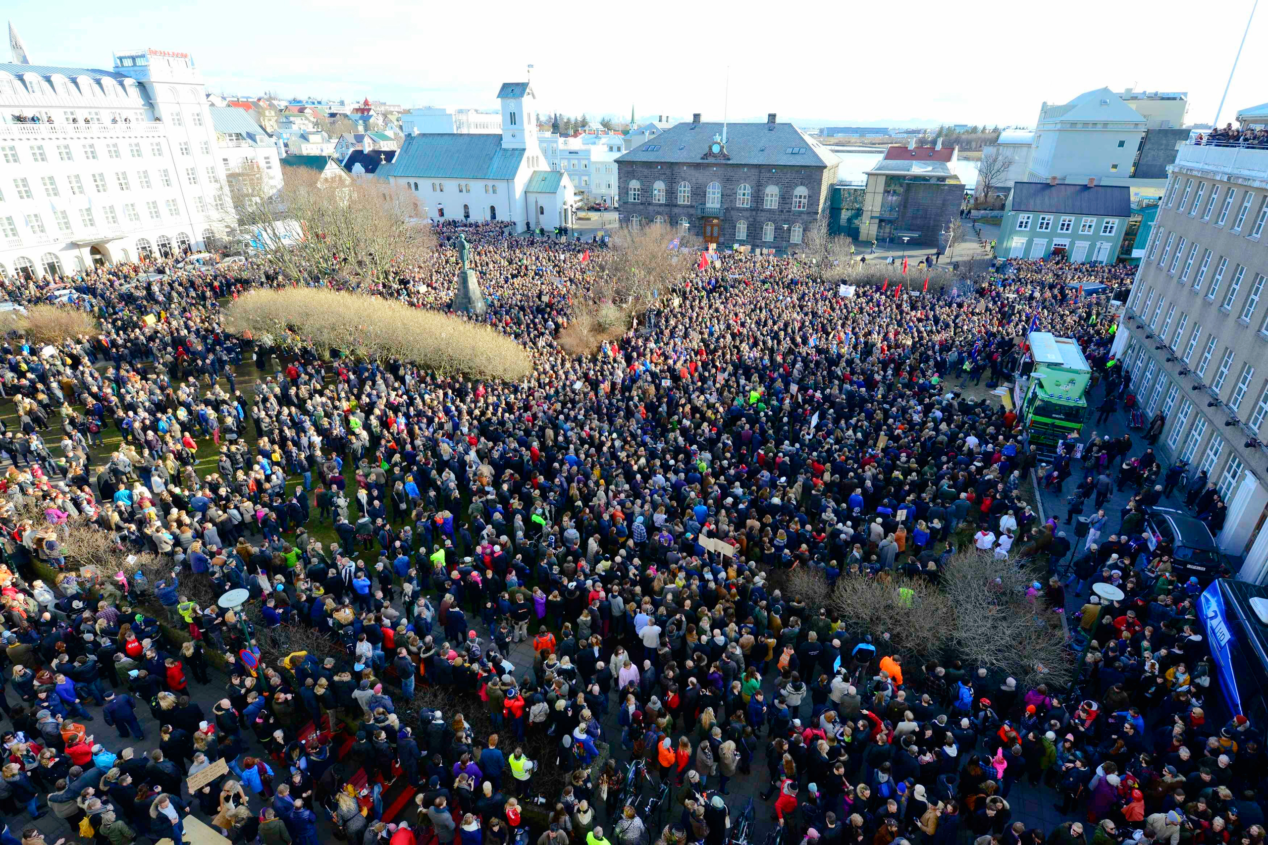 Icelanders call for the resignation of Prime Minister Sigmundur Gunnlaugsson in Reykjavik on April 4