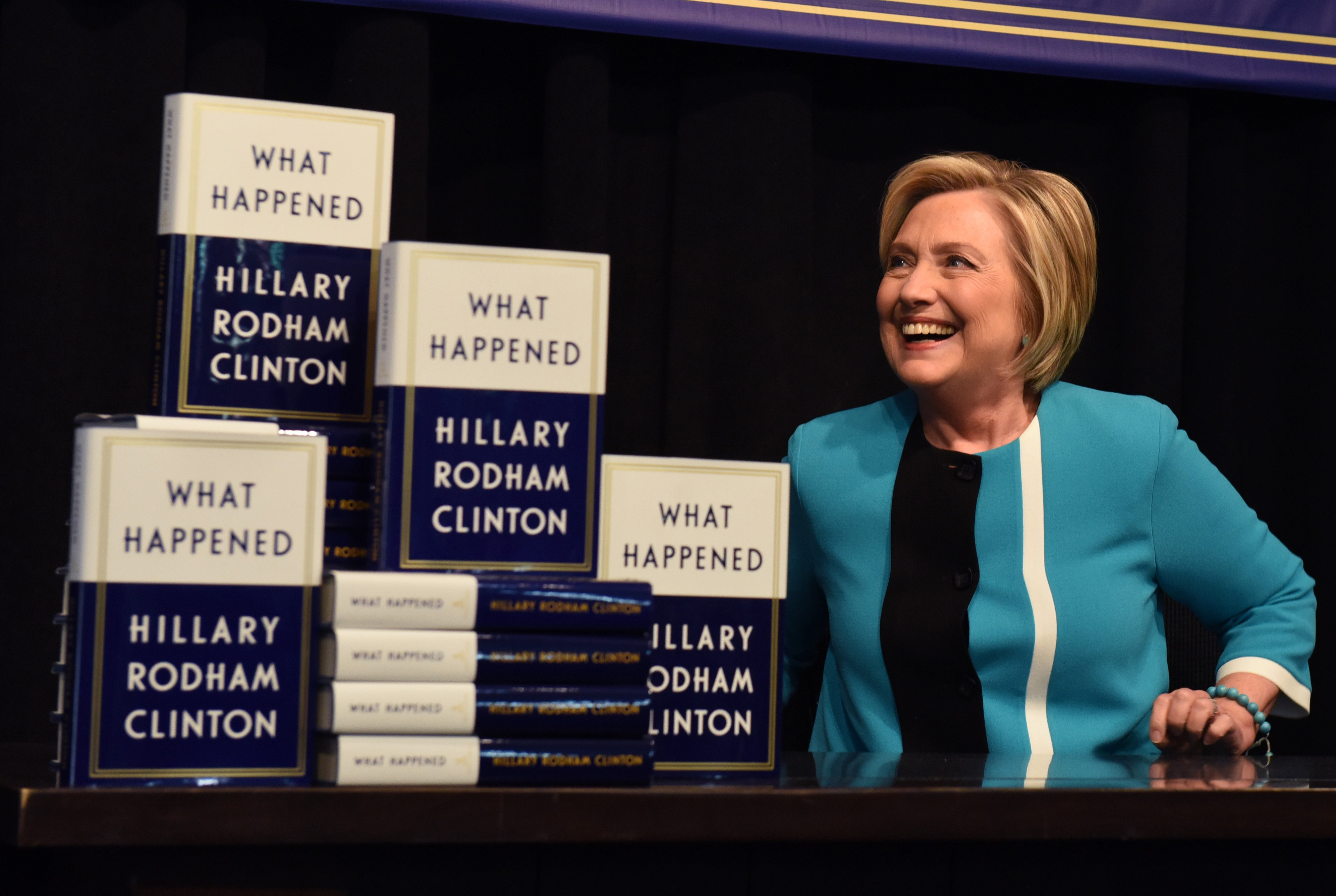US-POLITICS-CLINTON-BOOK-SIGNING