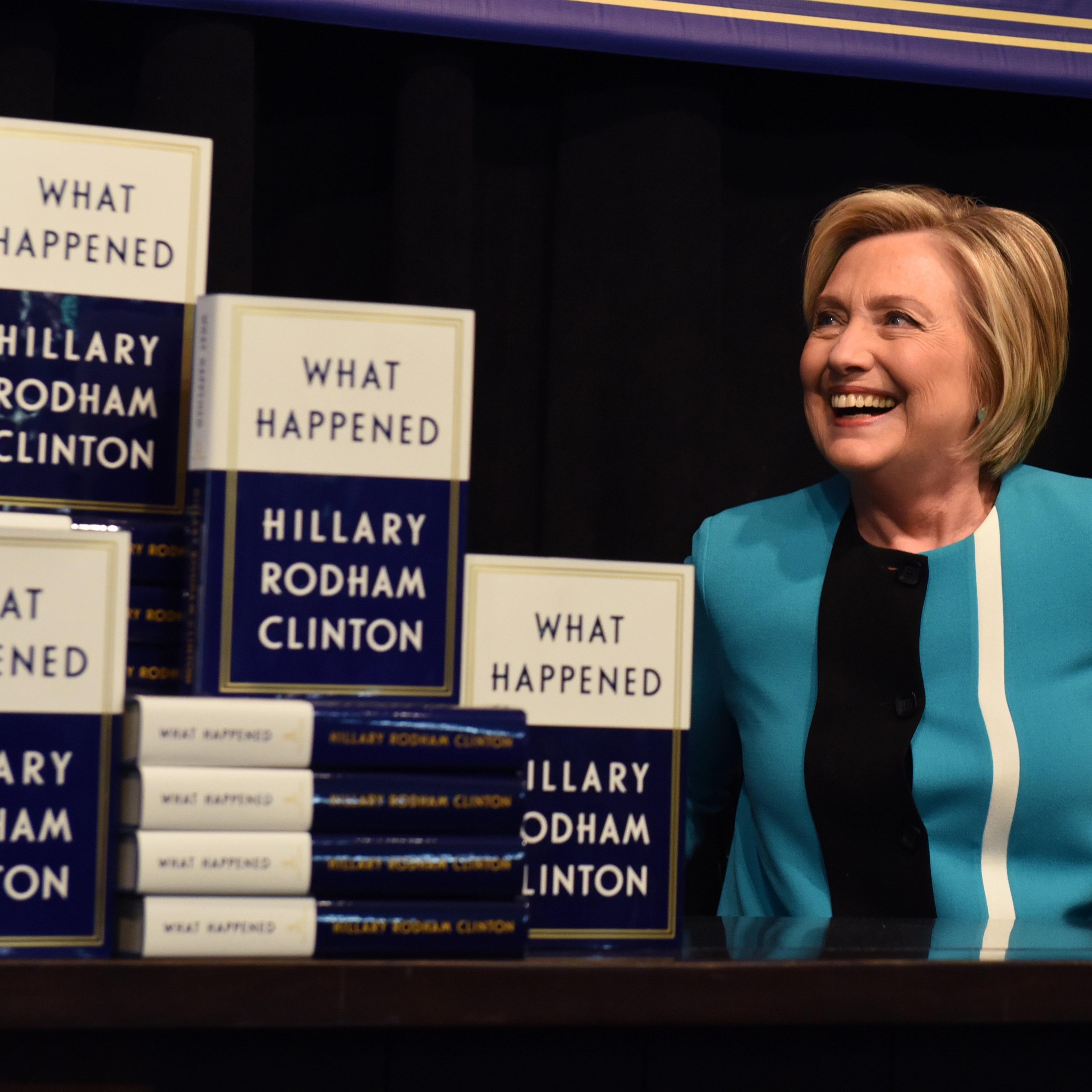 US-POLITICS-CLINTON-BOOK-SIGNING