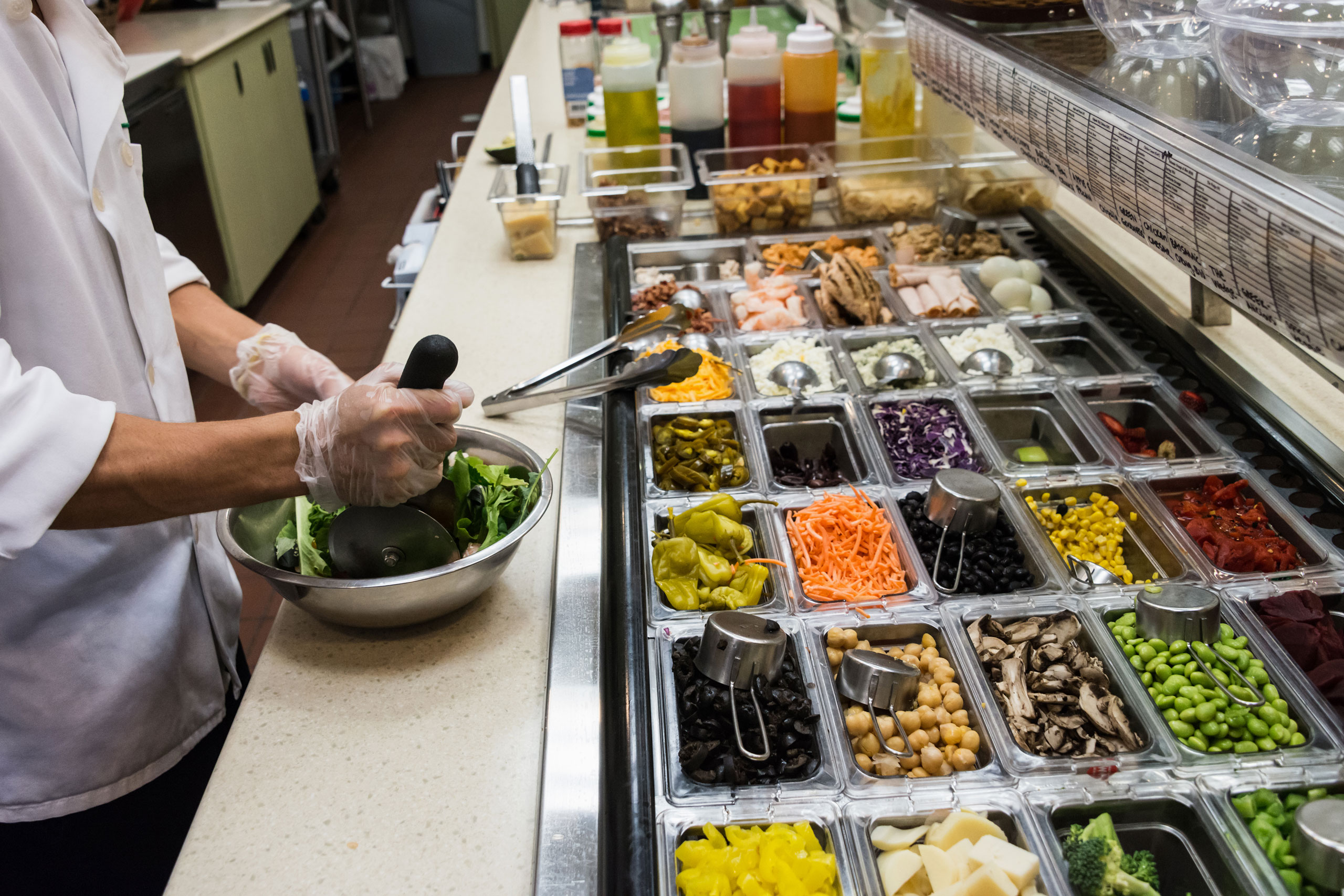 New-York-college-opts-machines-instead-cafeteria-staff