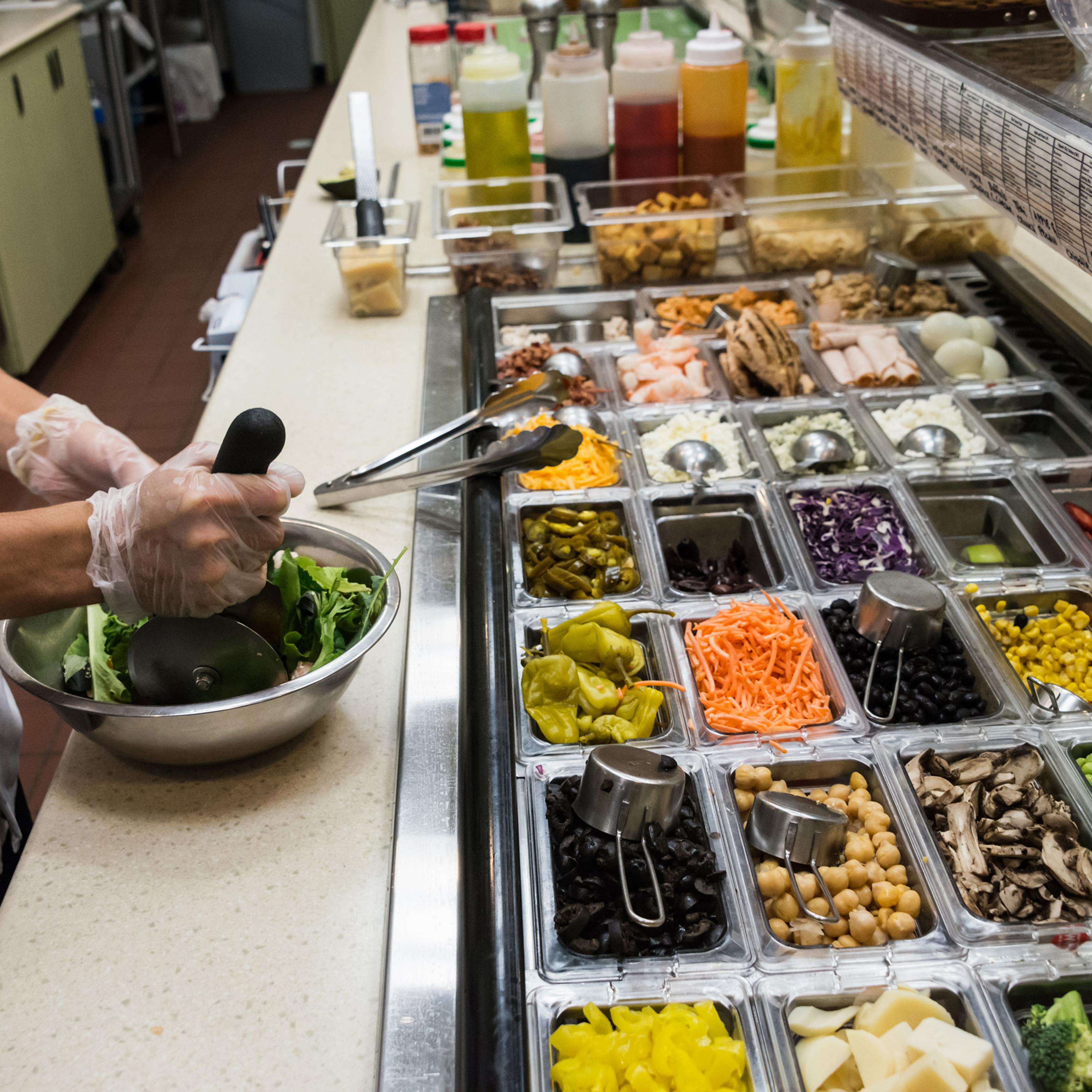 New-York-college-opts-machines-instead-cafeteria-staff