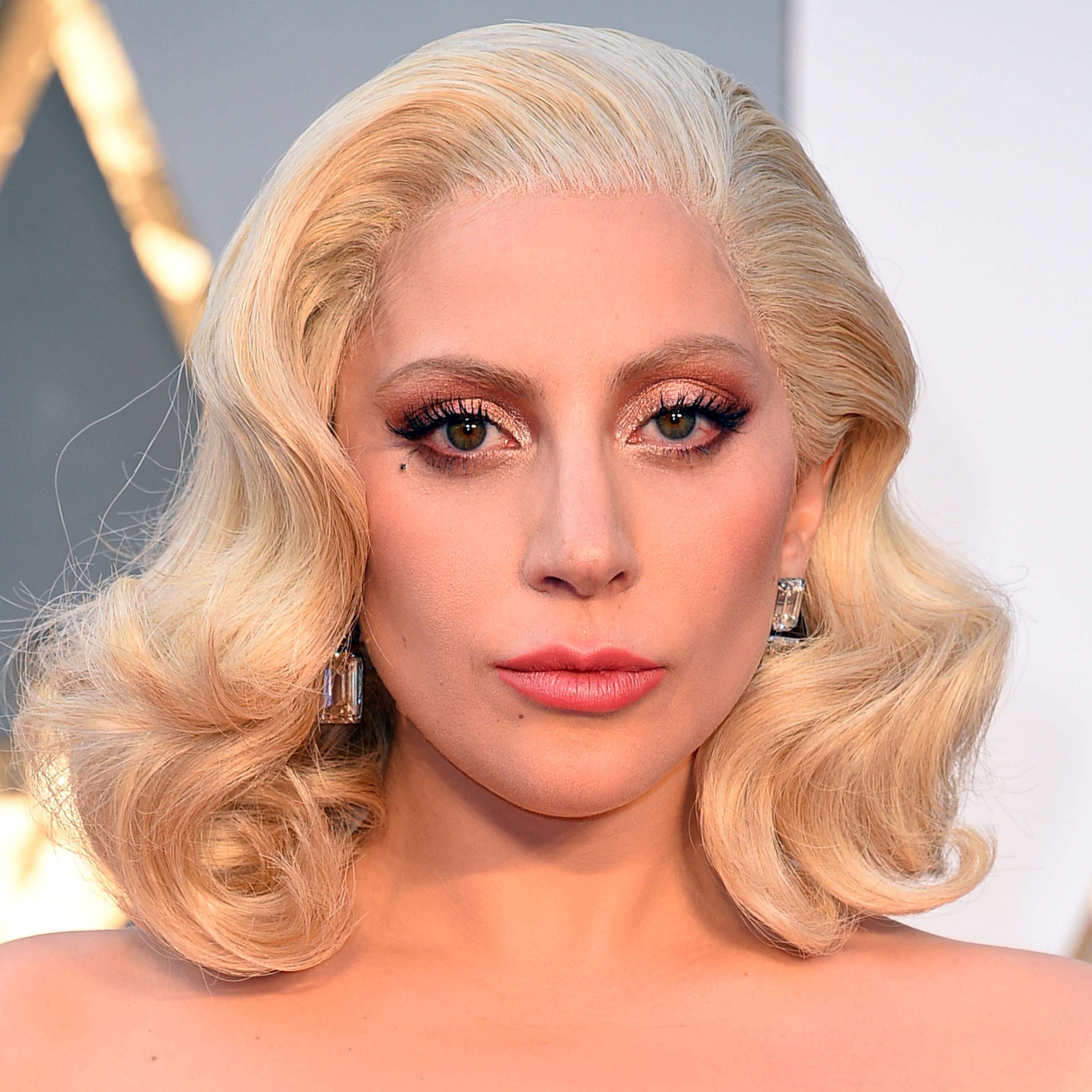 Lady Gaga arrives at the 88th Annual Academy Awards at Hollywood & Highland Center on February 28, 2016 in Hollywood, California.