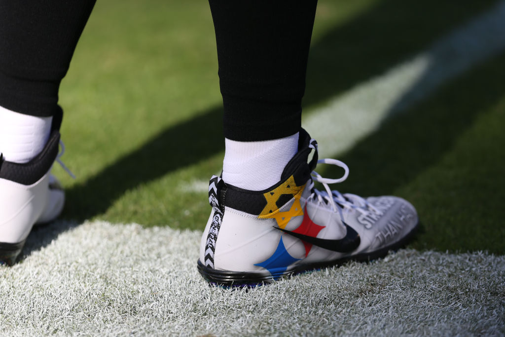 Pittsburgh Steelers v Baltimore Ravens