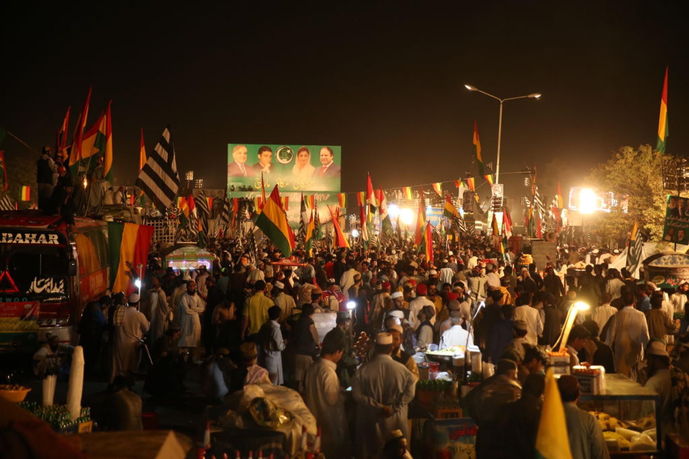 Oppositions hold rally ahead of no-confidence vote in Pakistan