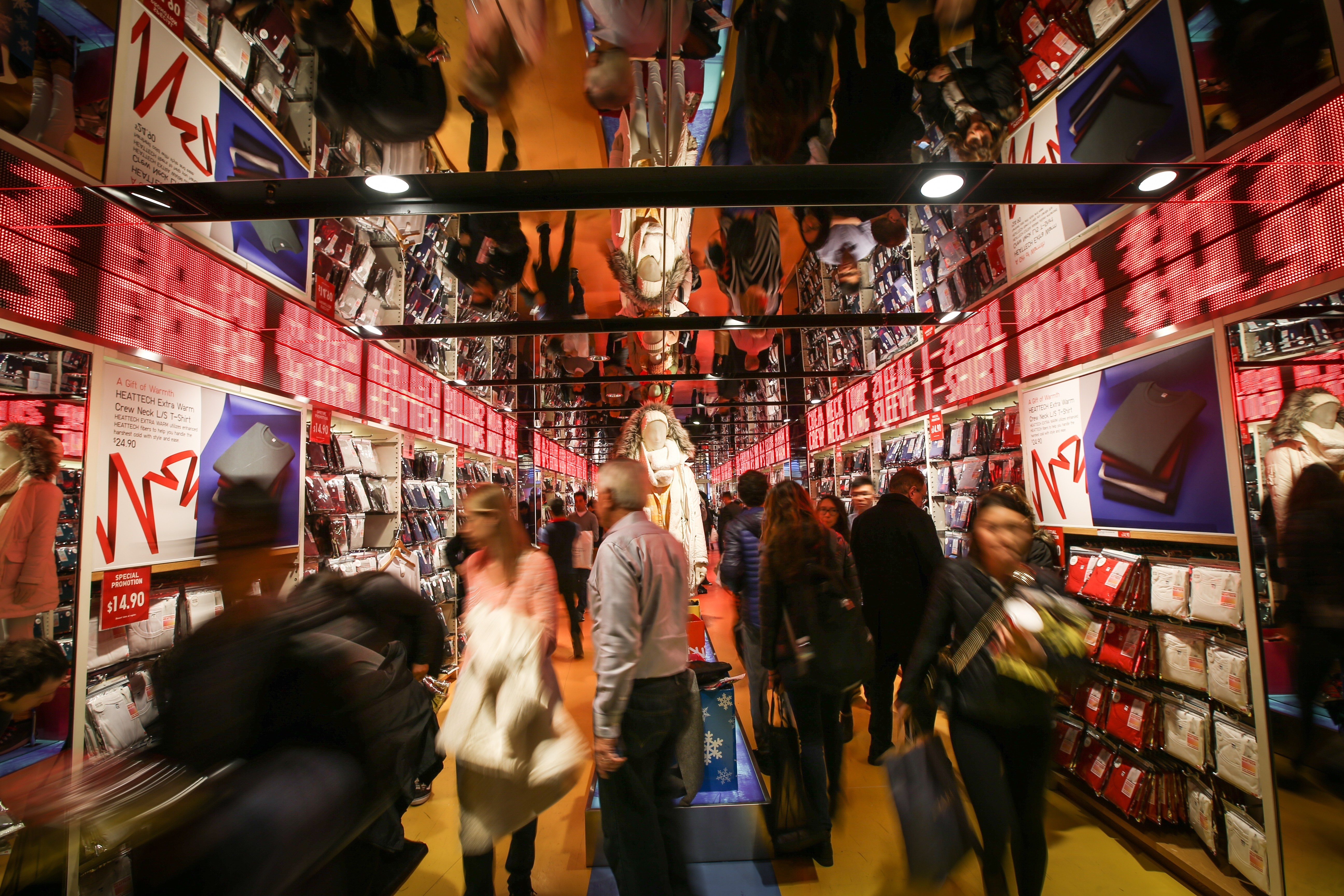 Black Friday kicks off in U.S.