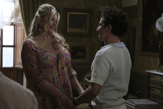 Jennifer Coolidge and Francesco Zecca in <i>The White Lotus</i>