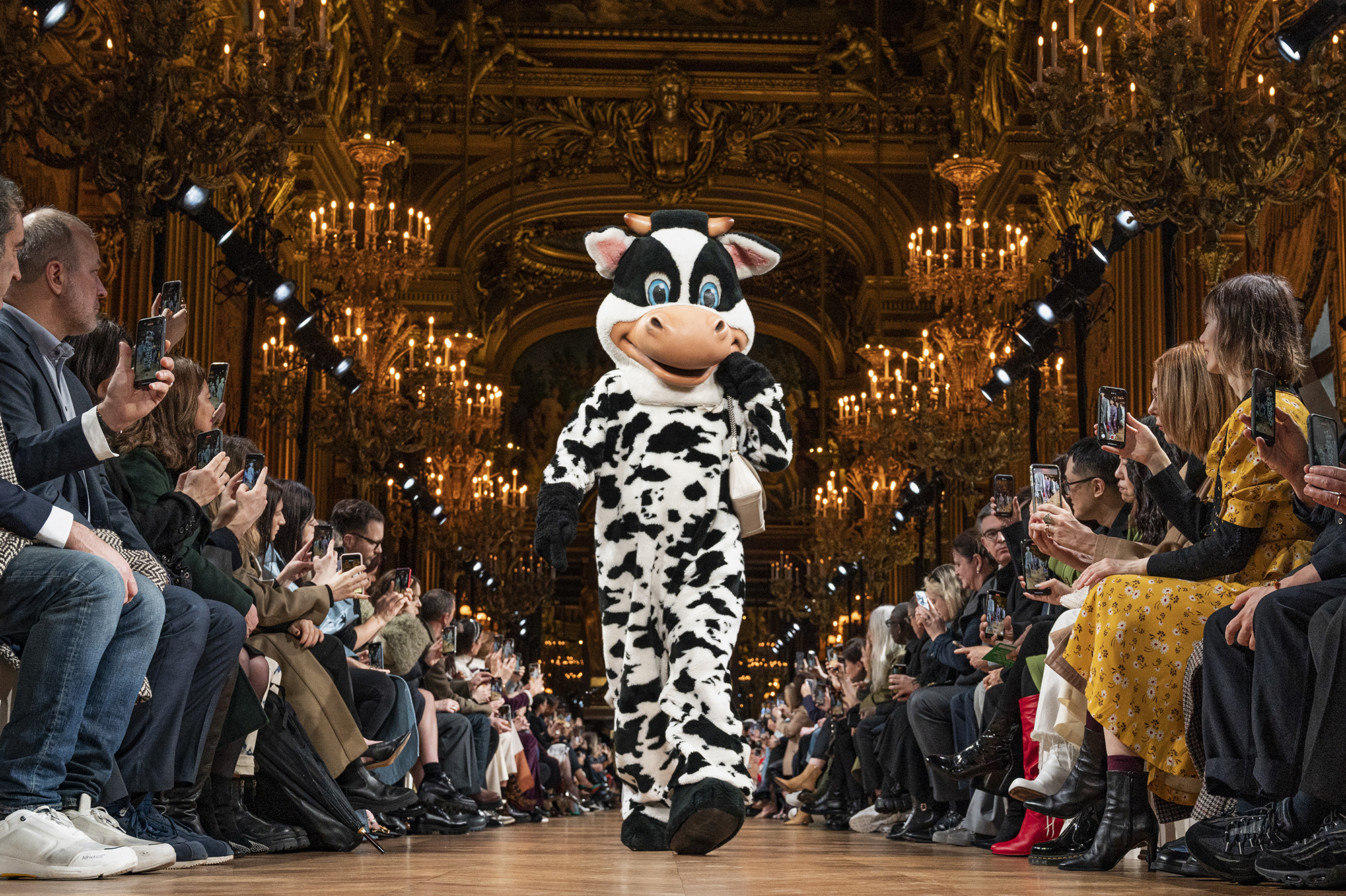 Stella McCartney : Runway - Paris Fashion Week Womenswear Fall/Winter 2020/2021