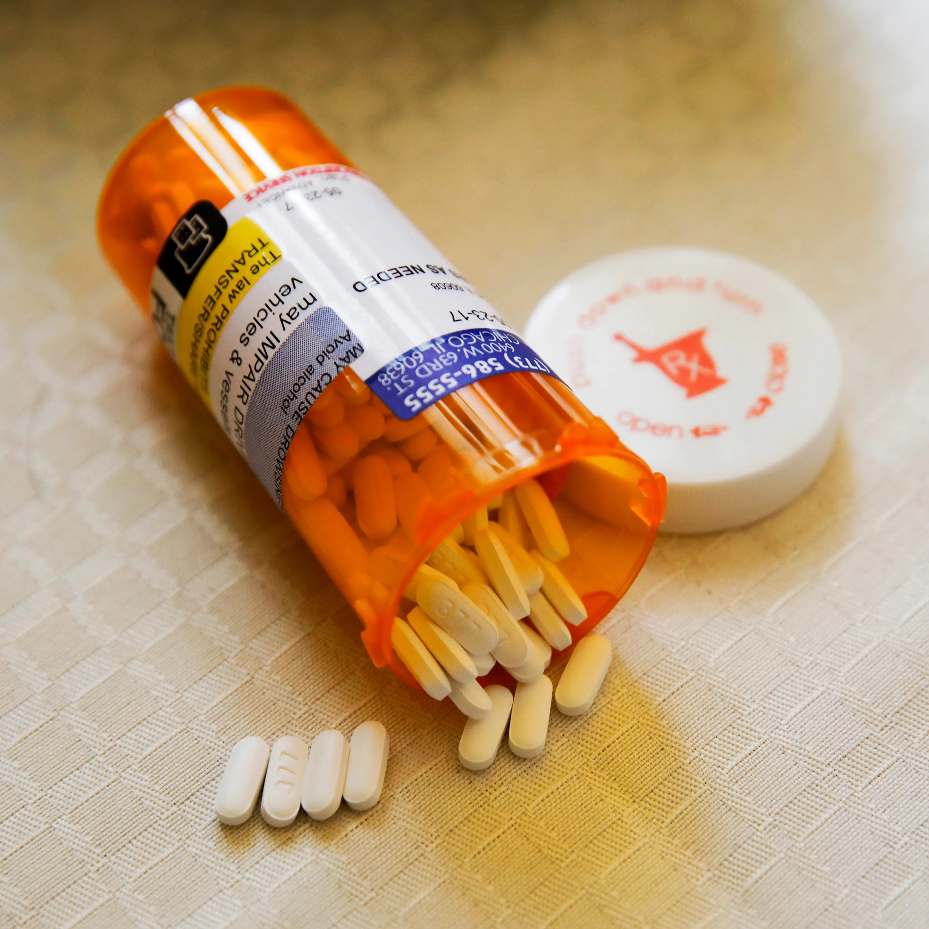 Tramadol opioid pills