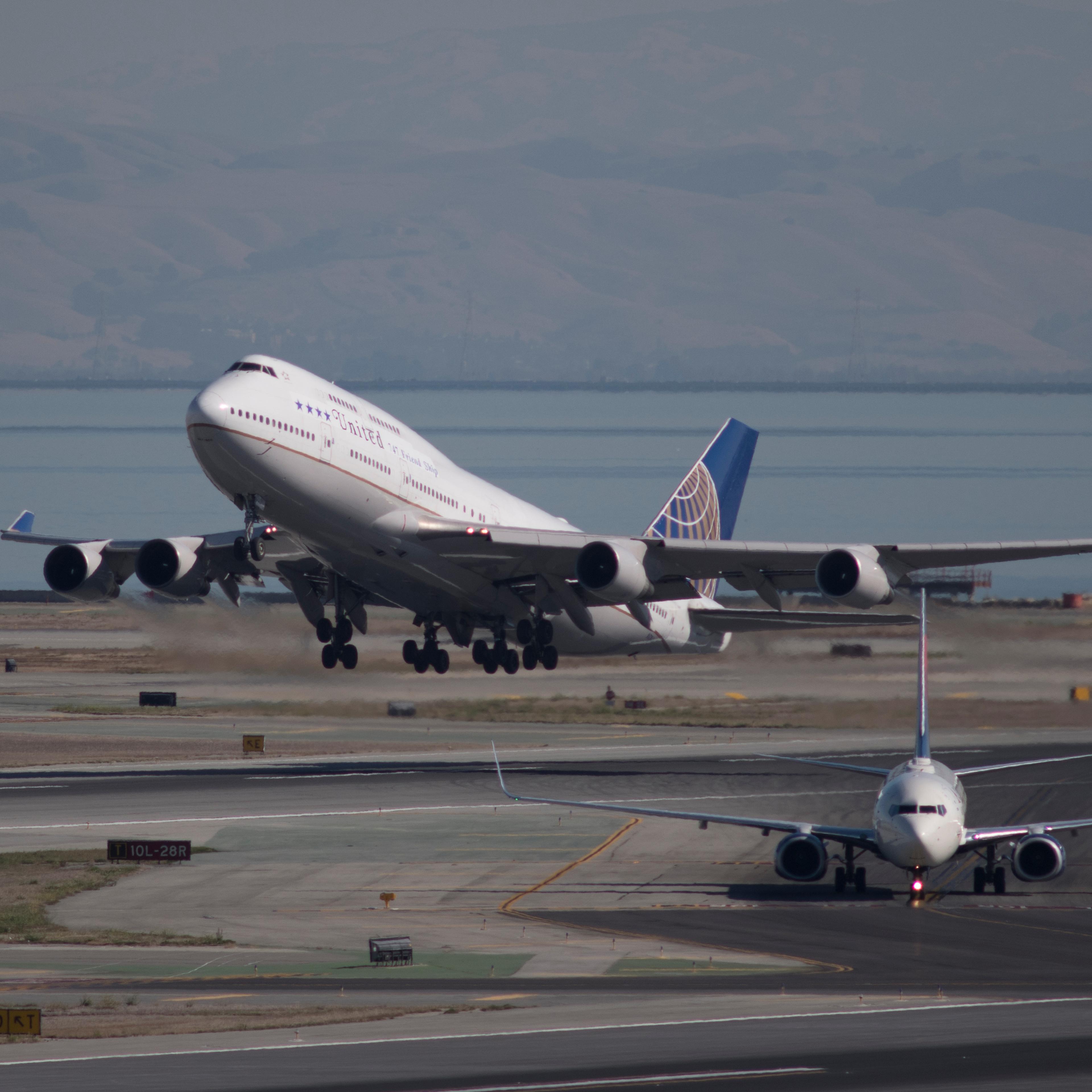 United Airlines Boeing 747 performed its last passenger flight