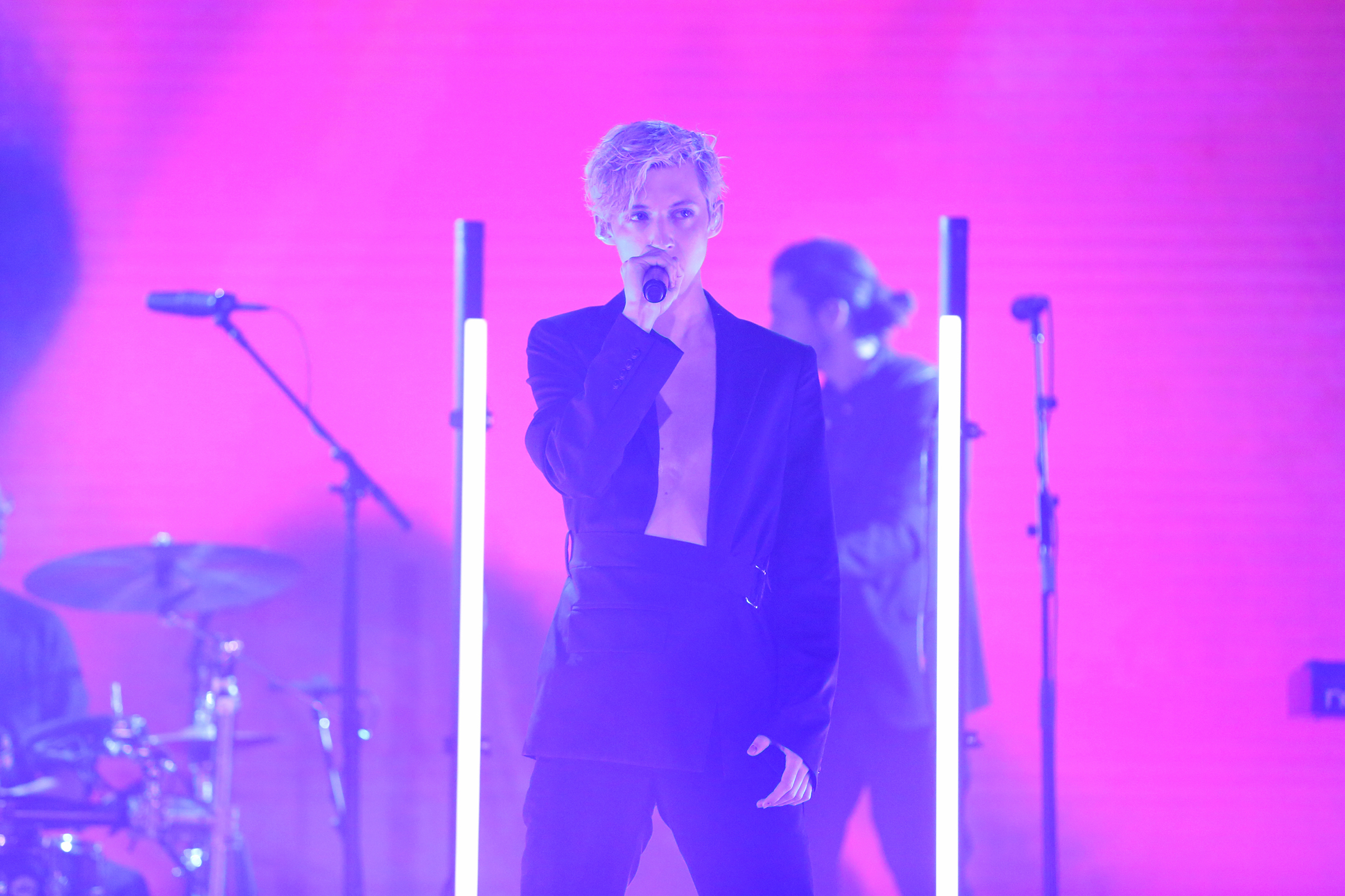 Troye Sivan Perfromance