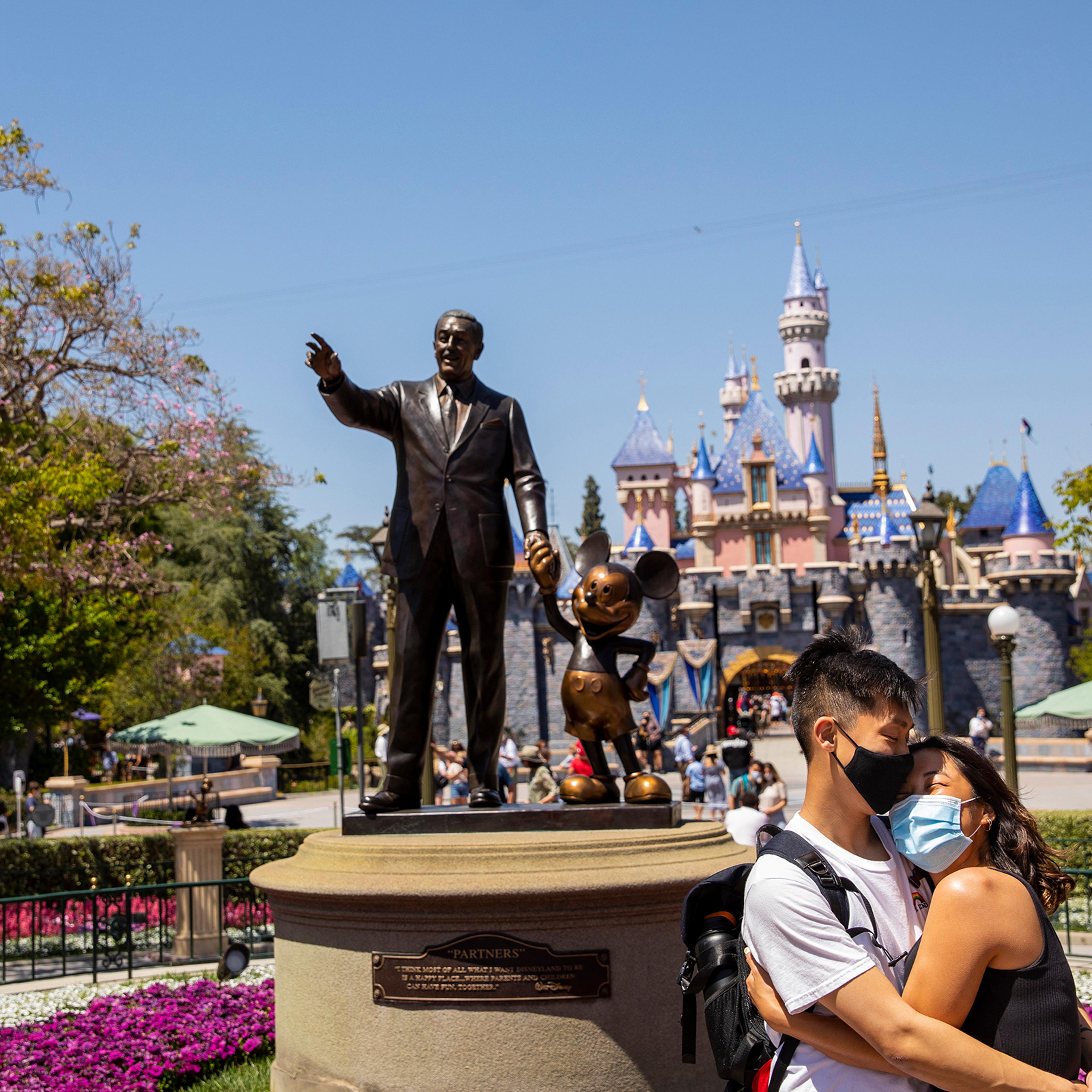 Scenes from visitors returning to Disneyland, at 25% capacity