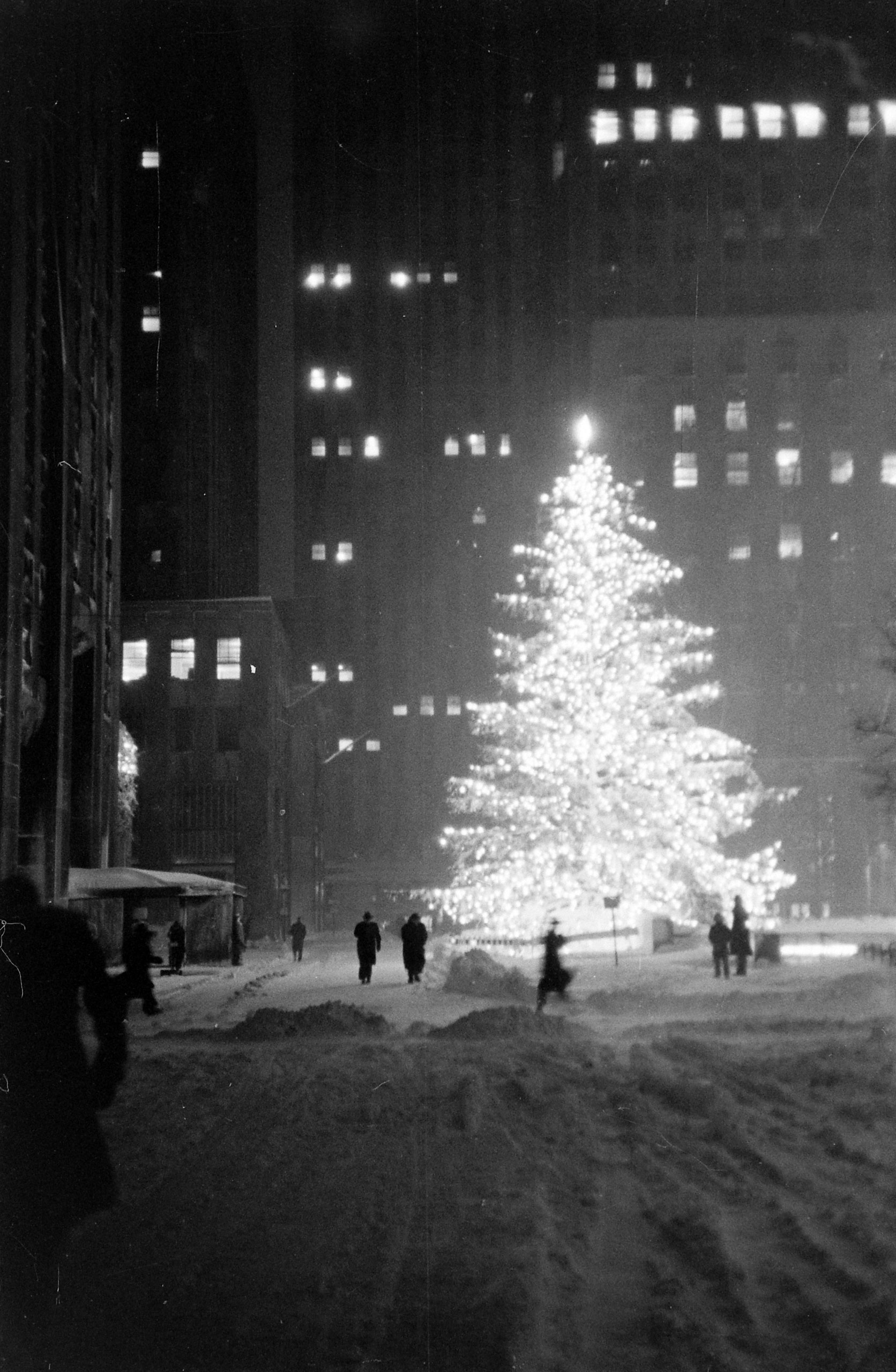 The Great Blizzard of 1947: Photos of New York, Buried in White