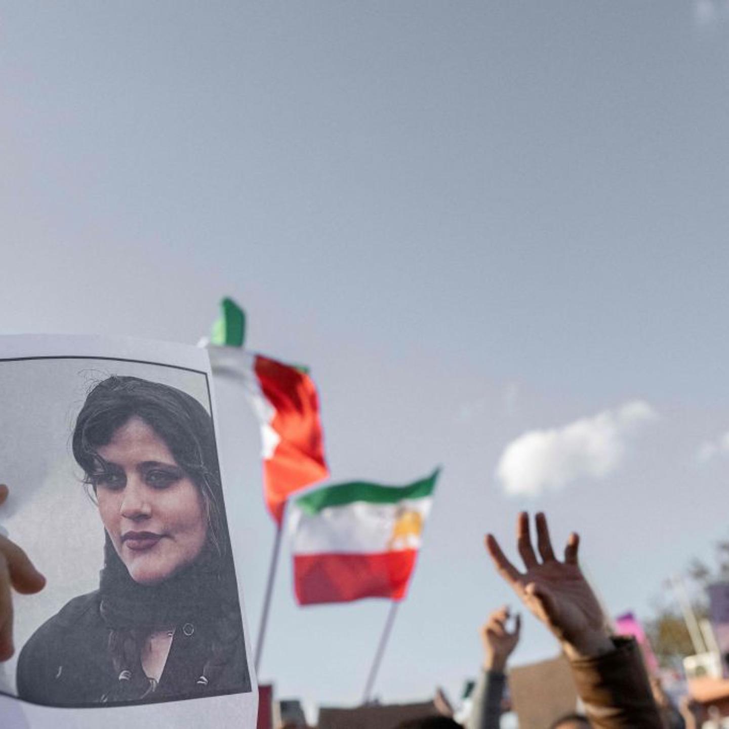 TURKEY-IRAN-WOMEN-RIGHTS-PROTEST