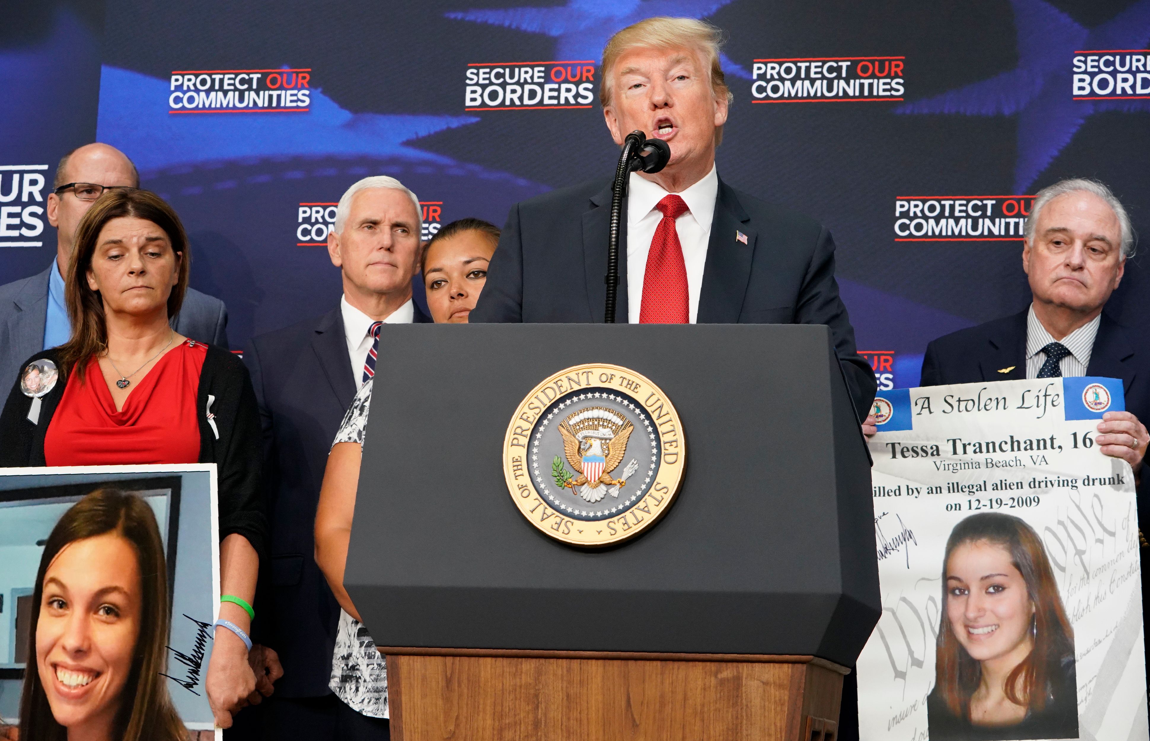 US-POLITICS-TRUMP-IMMIGRATION-MIGRANTS