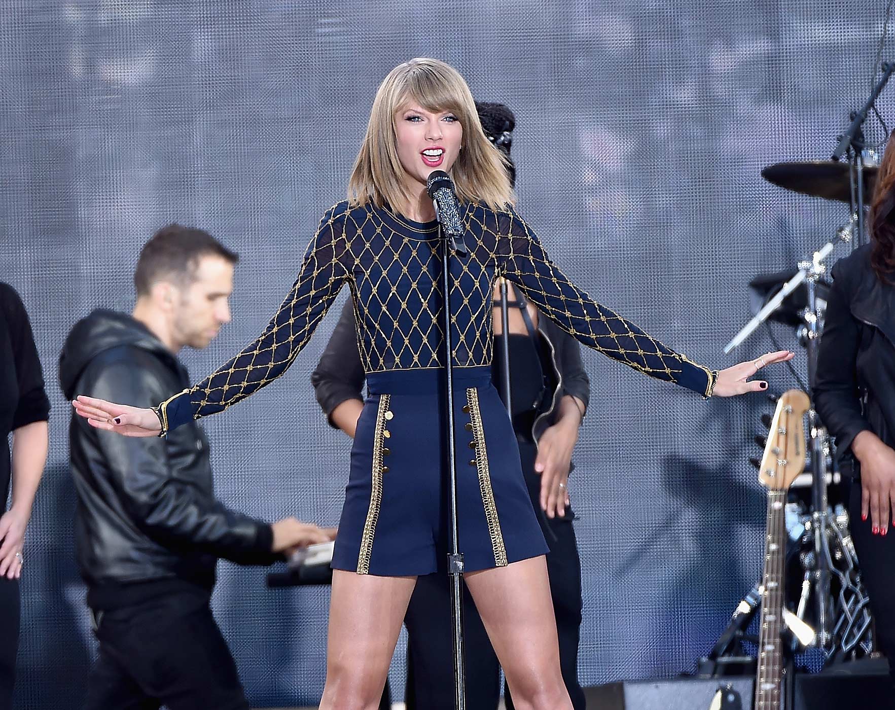 Taylor Swift Performs On ABC's "Good Morning America"