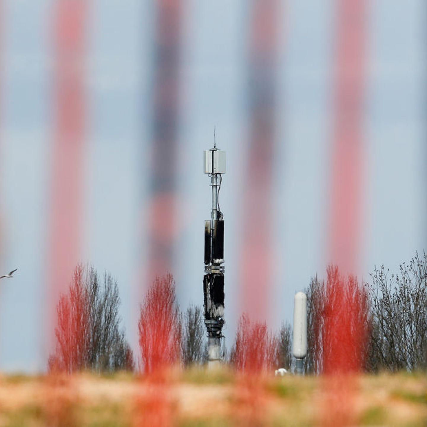 5G-Virus Conspiracy Theory Fuels Mast Damage Amid U.K. Rollout