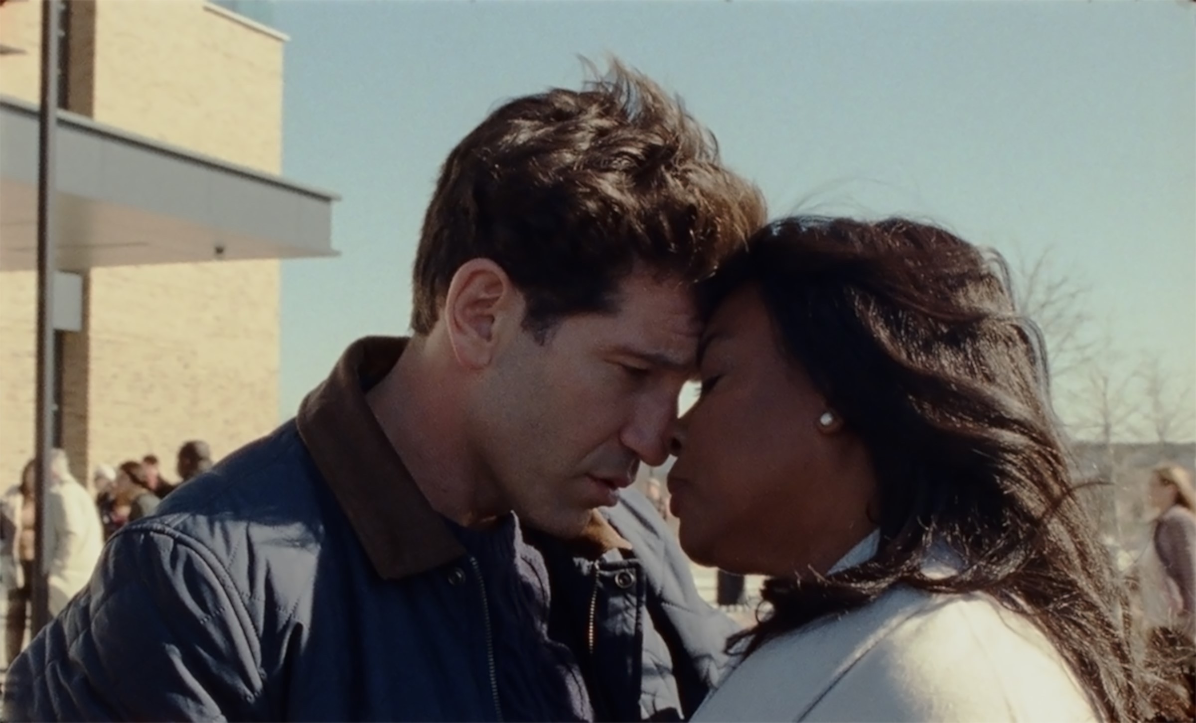 Isabel Wilkerson (Aunjanue Ellis-Taylor) and her husband Brett Kelly Hamilton (Jon Bernthal) in 'Origin.'