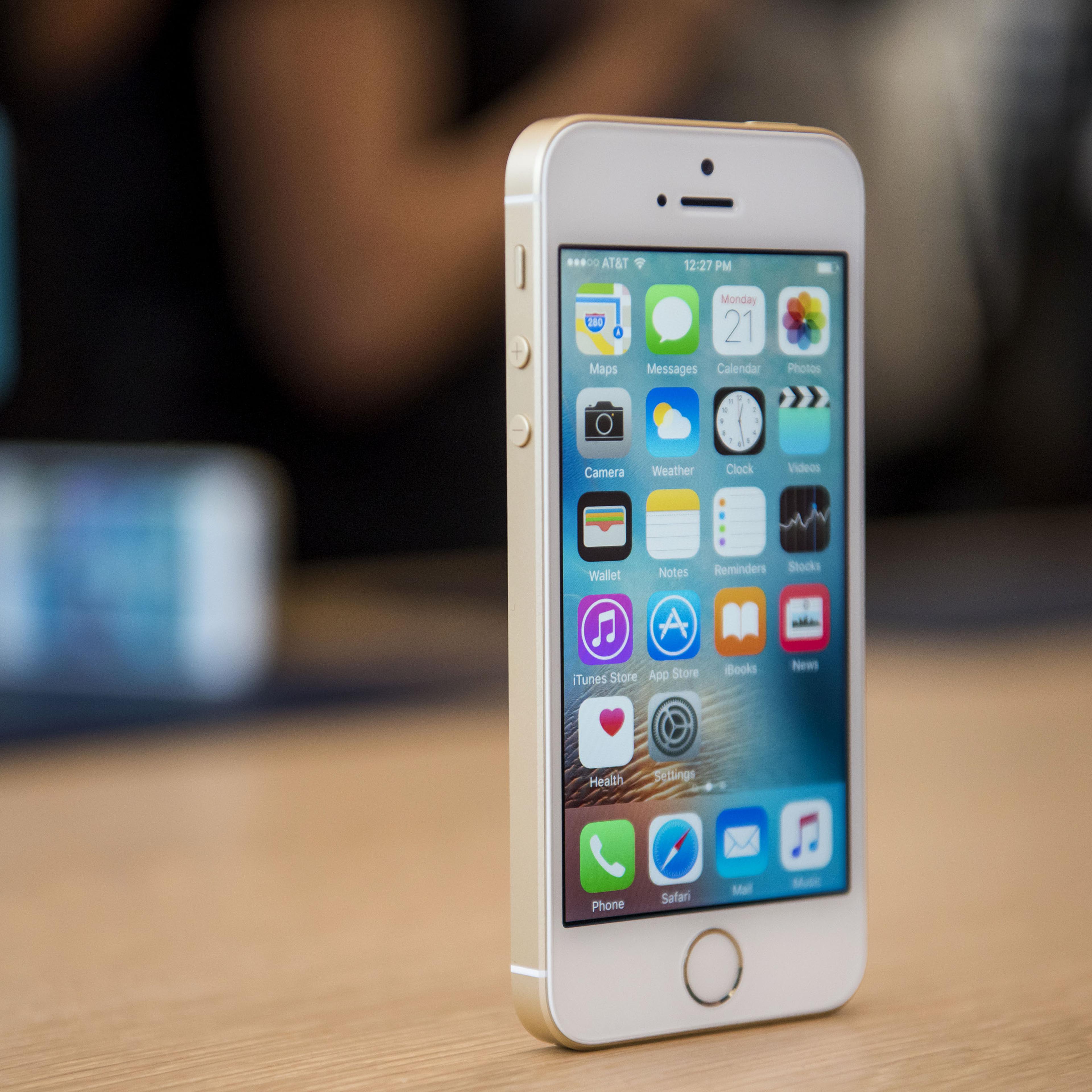 The new Apple Inc. iPhone SE smartphone is displayed after an event in Cupertino, California, U.S., on Monday, March 21, 2016.