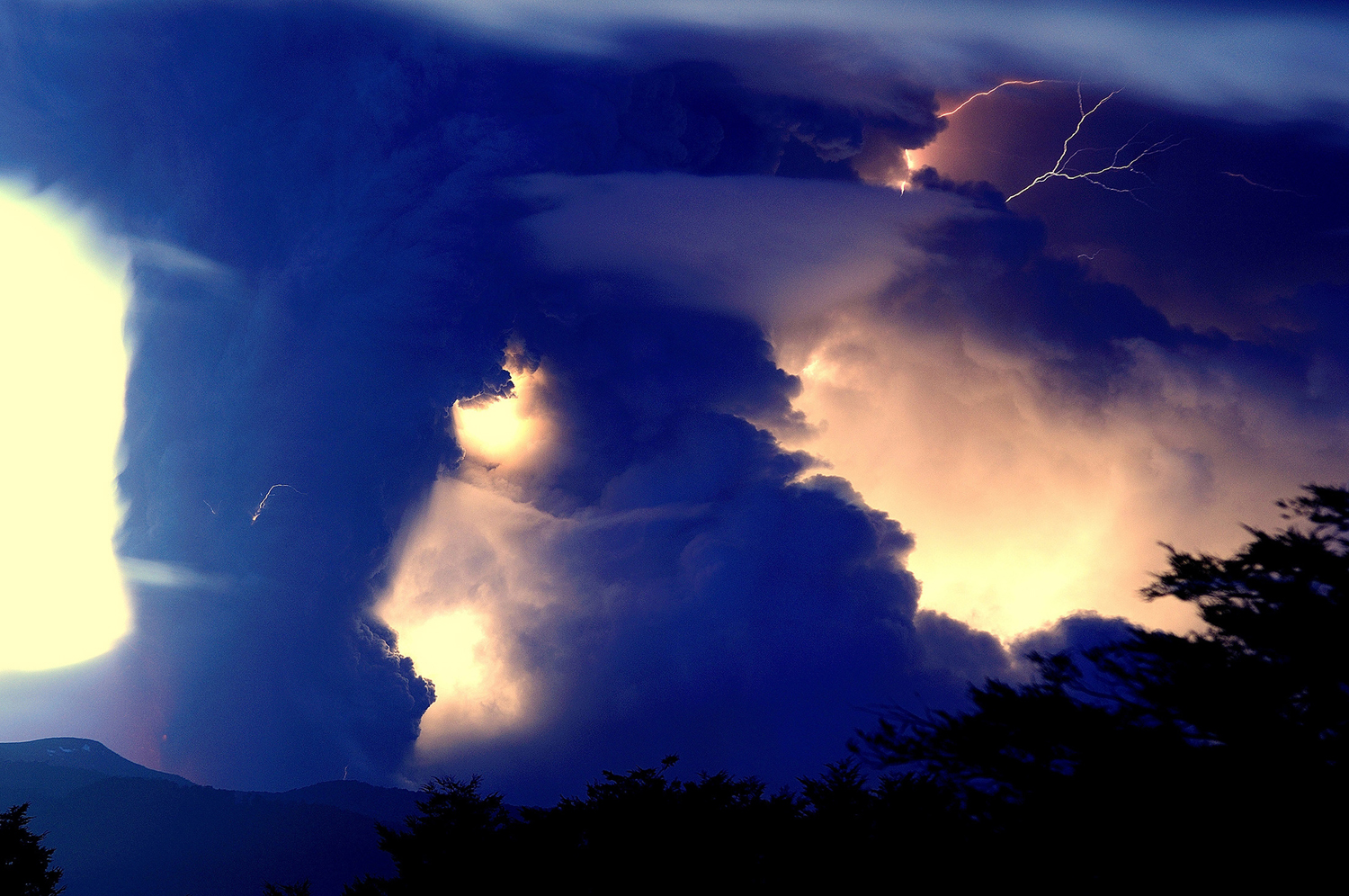 The cloud of ash billowing from Puyehue volcano in southern Chile on June 5, 2011.