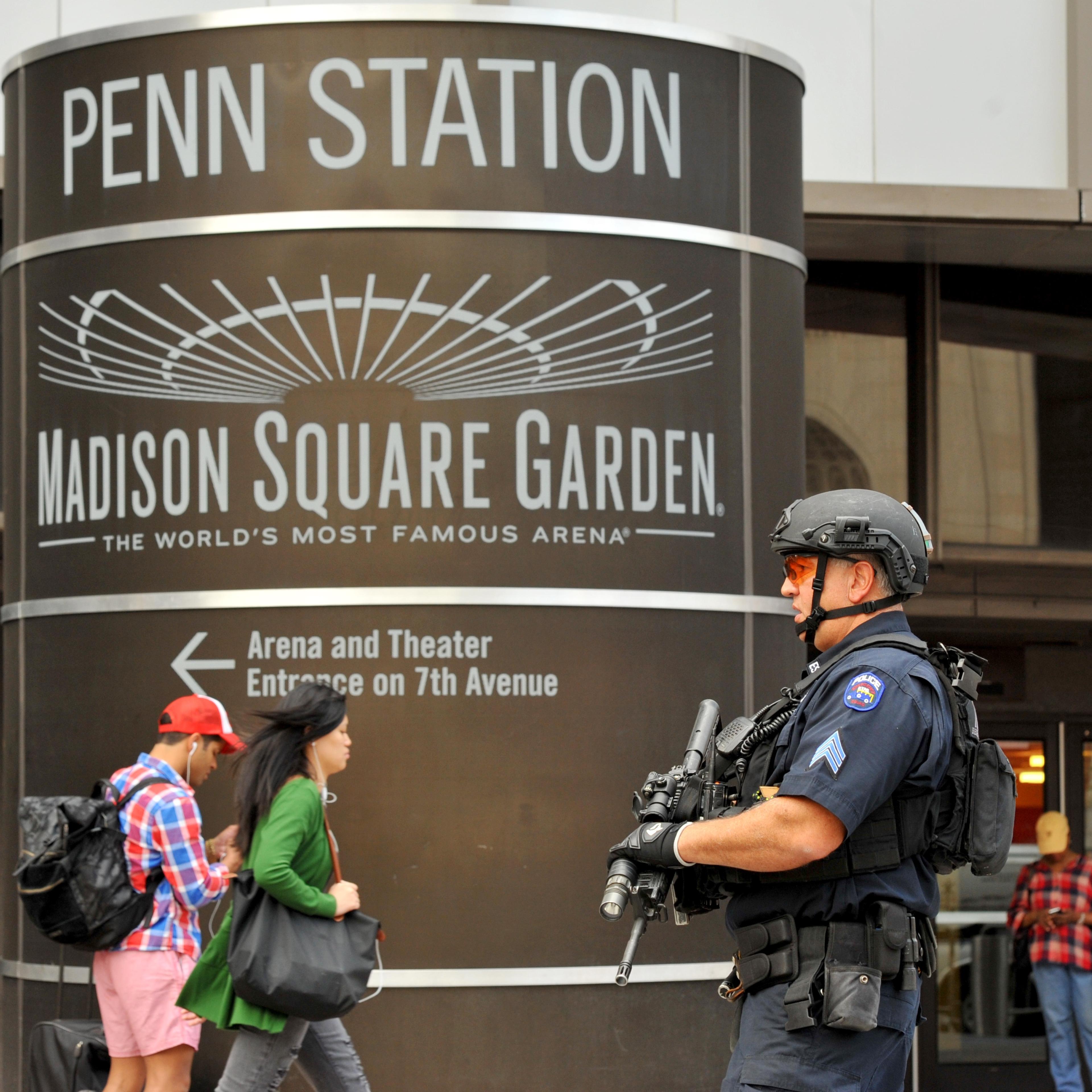 US-POLICE-GRADUATION-SECURITY