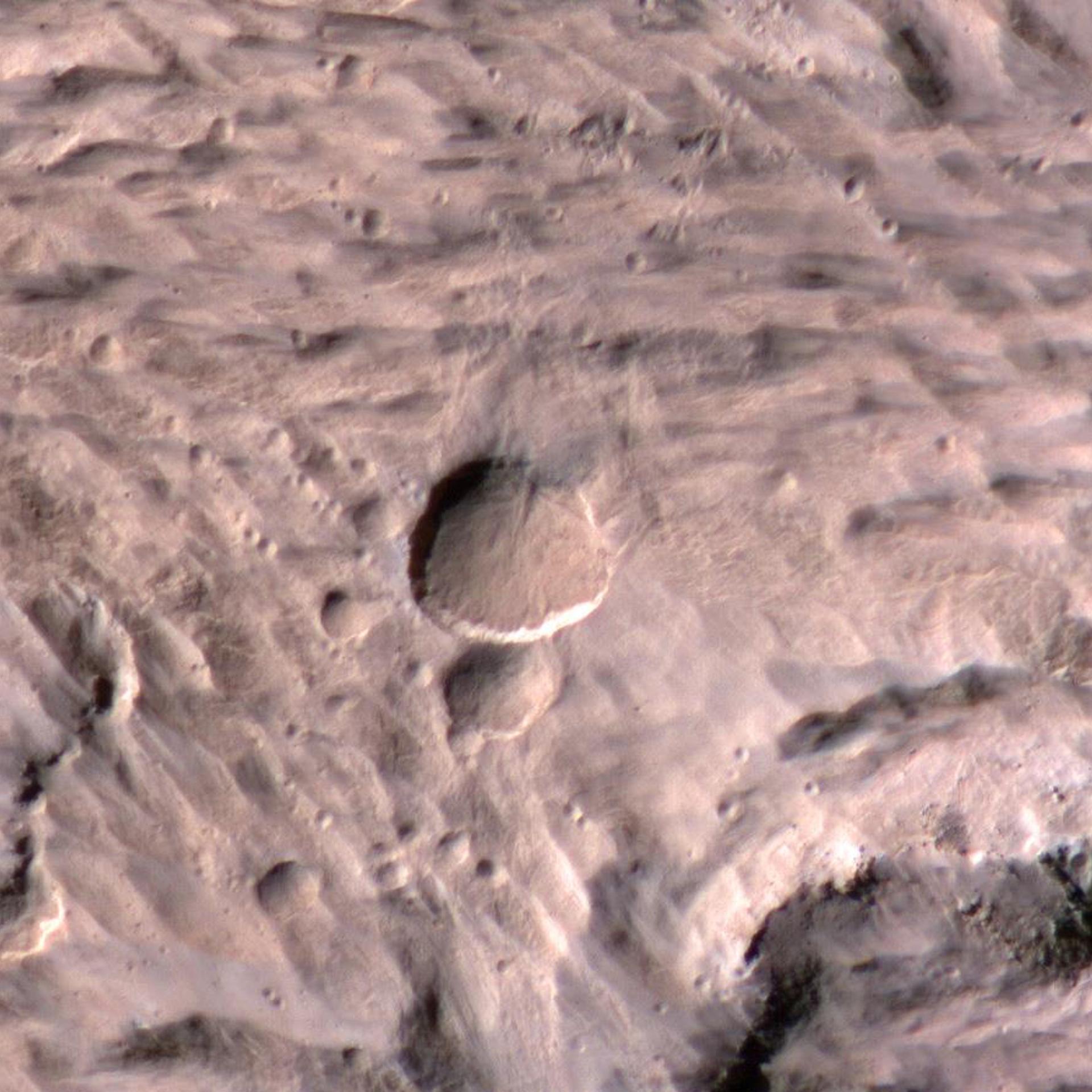 New crater discovered on Mars