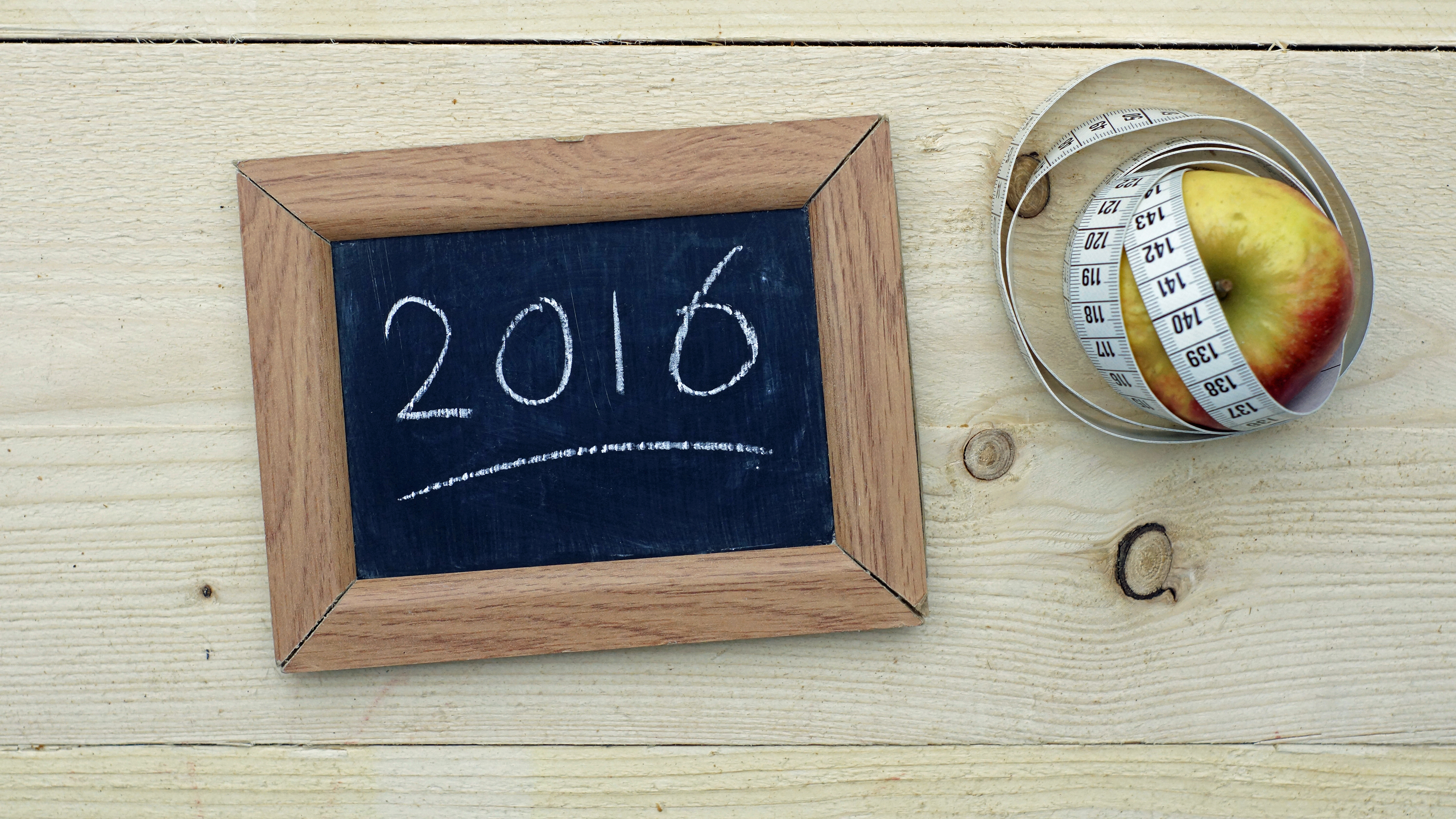 Diet in 2016 written on a chalkboard