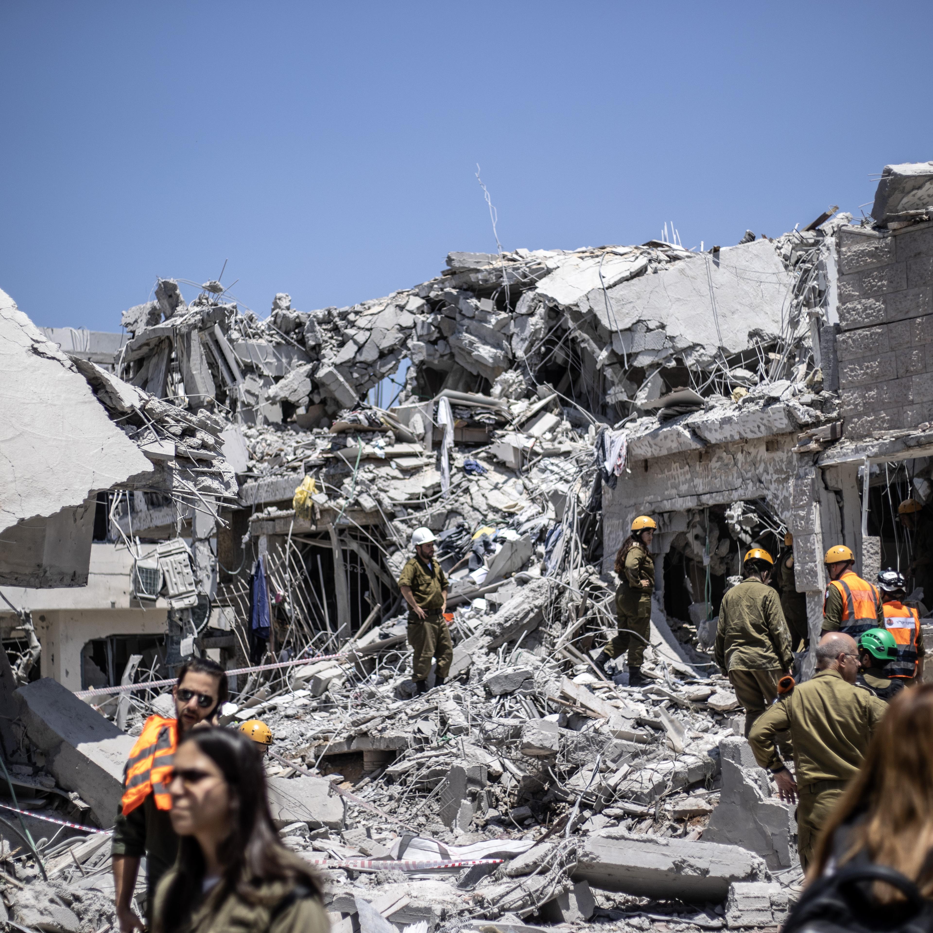 Destruction of houses in Rishon LeZion area of Israel after Iranian missile attacks
