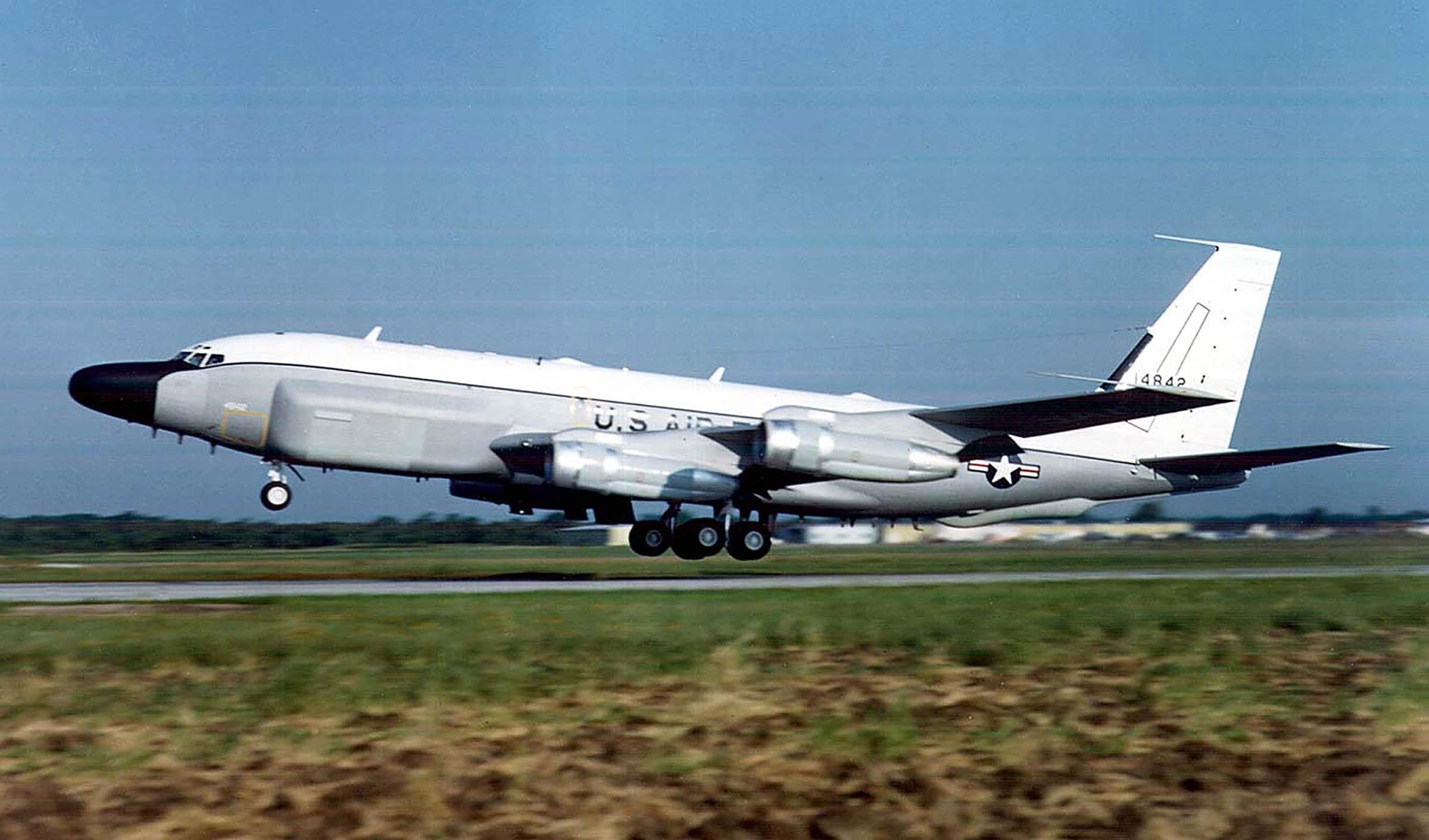U.S. Resumes Surveillance Flights Off China