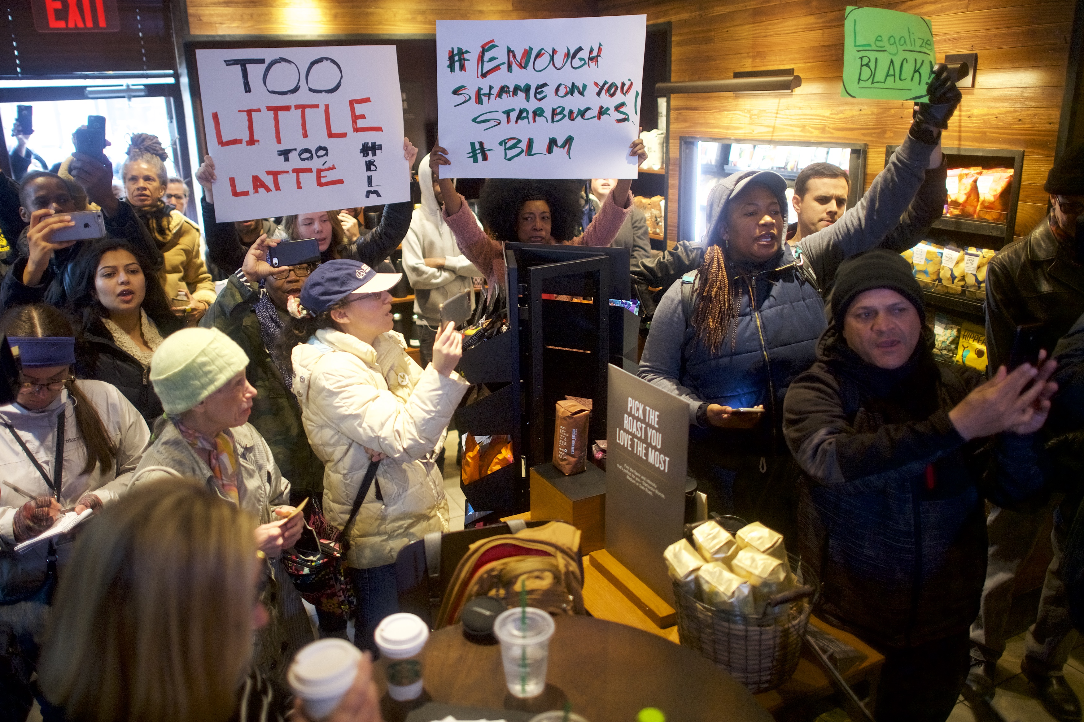 Starbucks Closing Stores