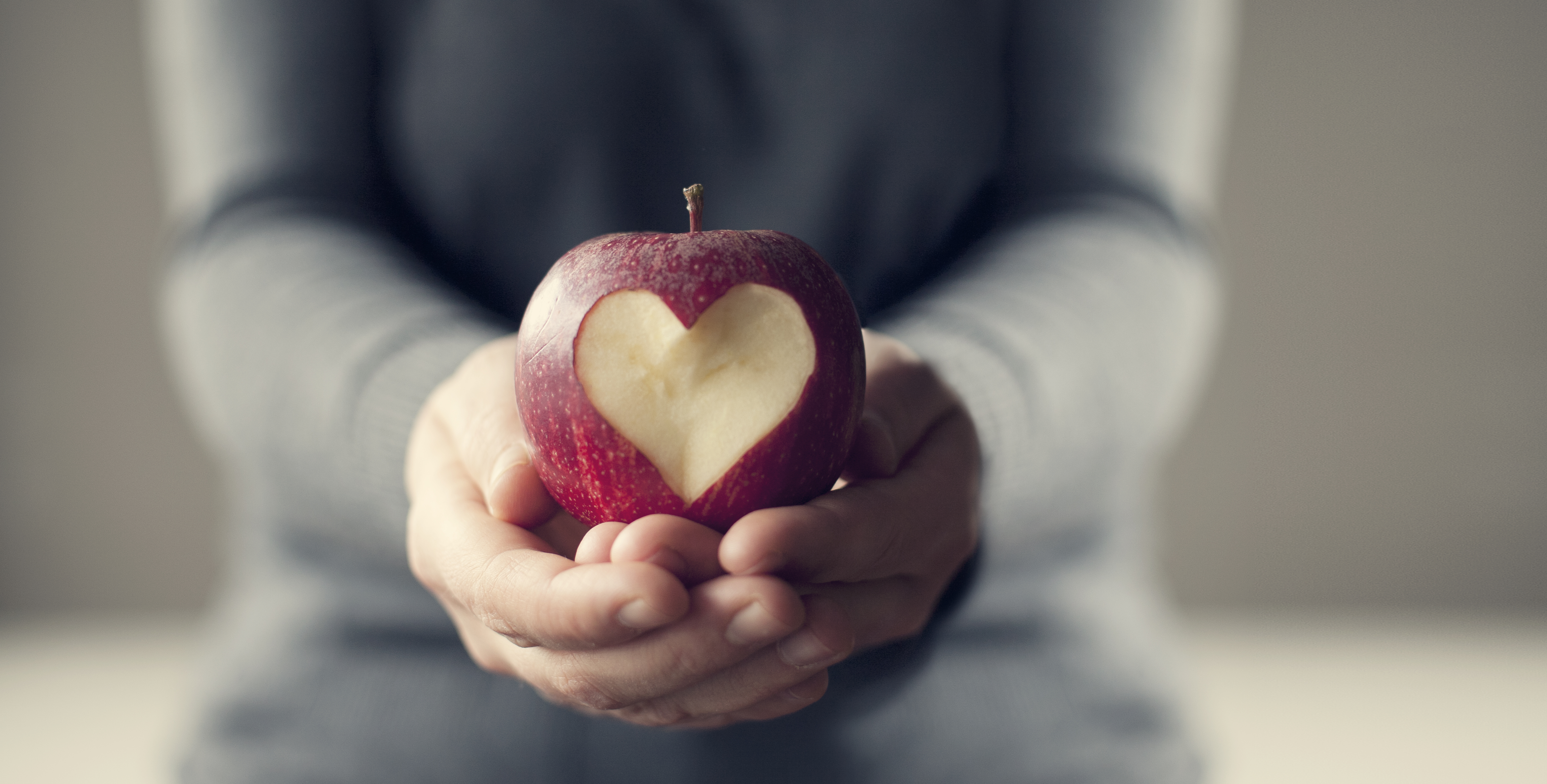 apple-with-heart