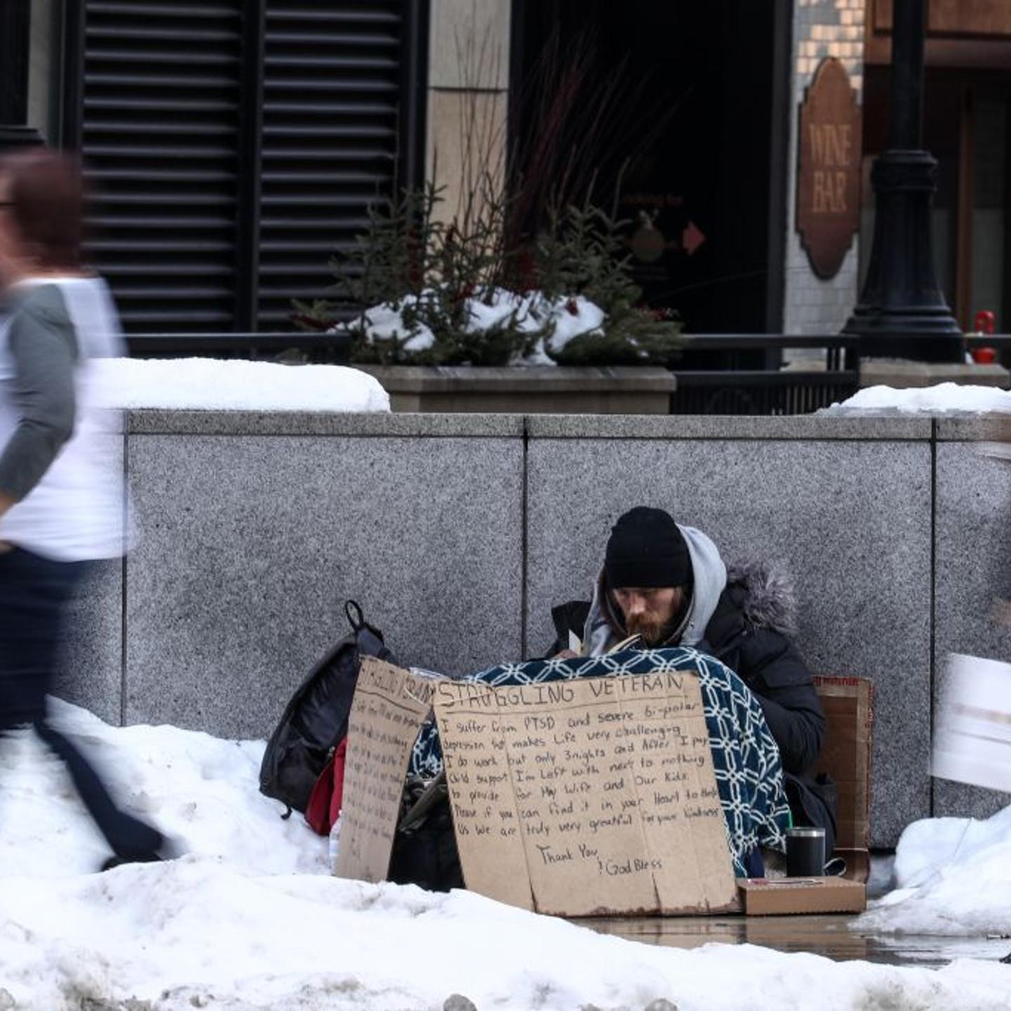 Freezing weather threatens lives of homeless in USA
