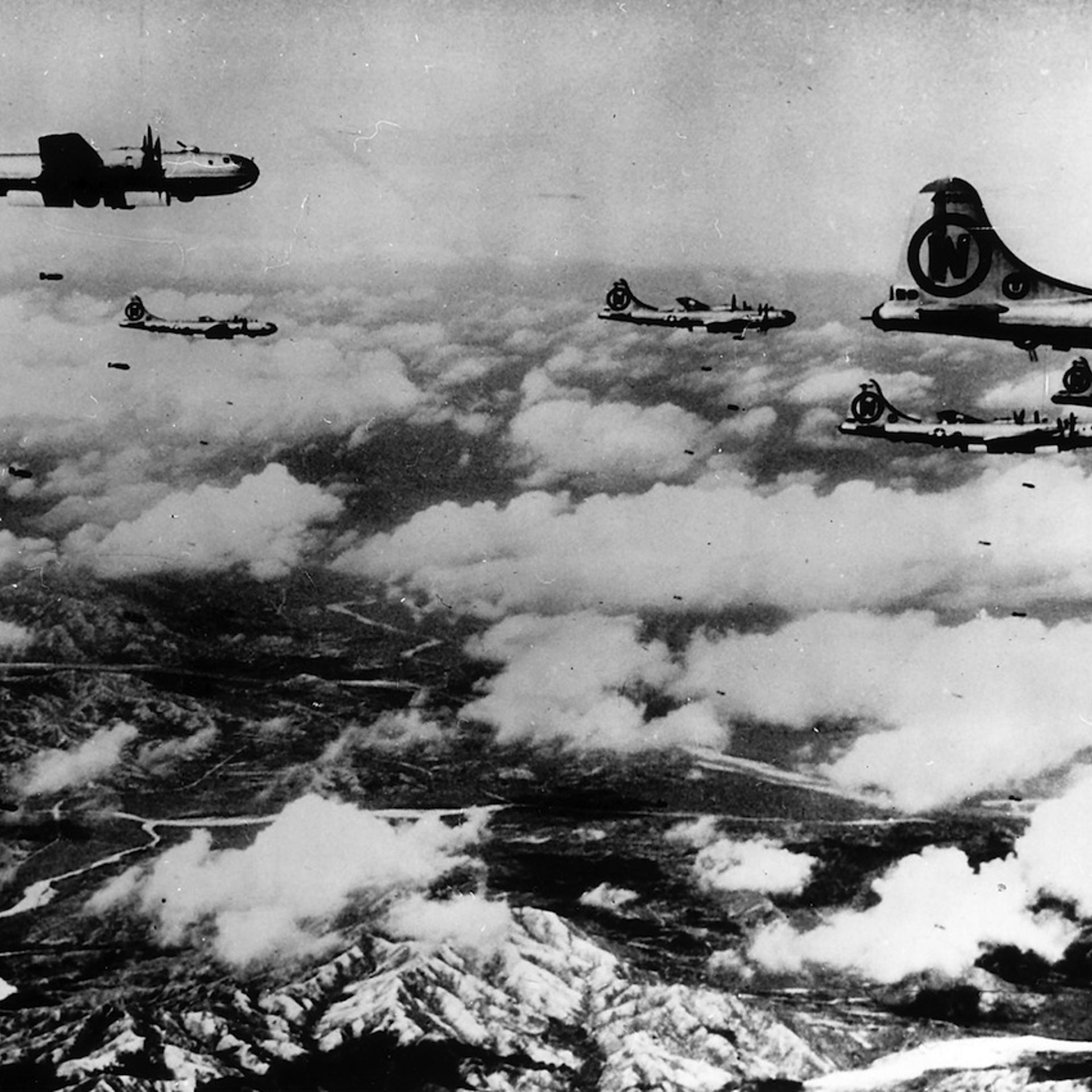 Korean war 25.06.1950-27.07.1953: USAF bomber sqadron B-29 on mission against enemy positions . october 1950