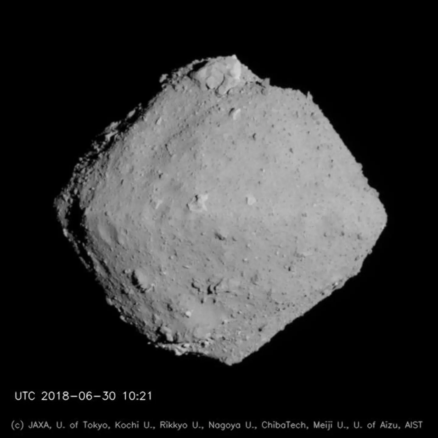 The asteroid Ryugu, photographed by the Hayabusa 2 spacecraft from a distance of 20 km