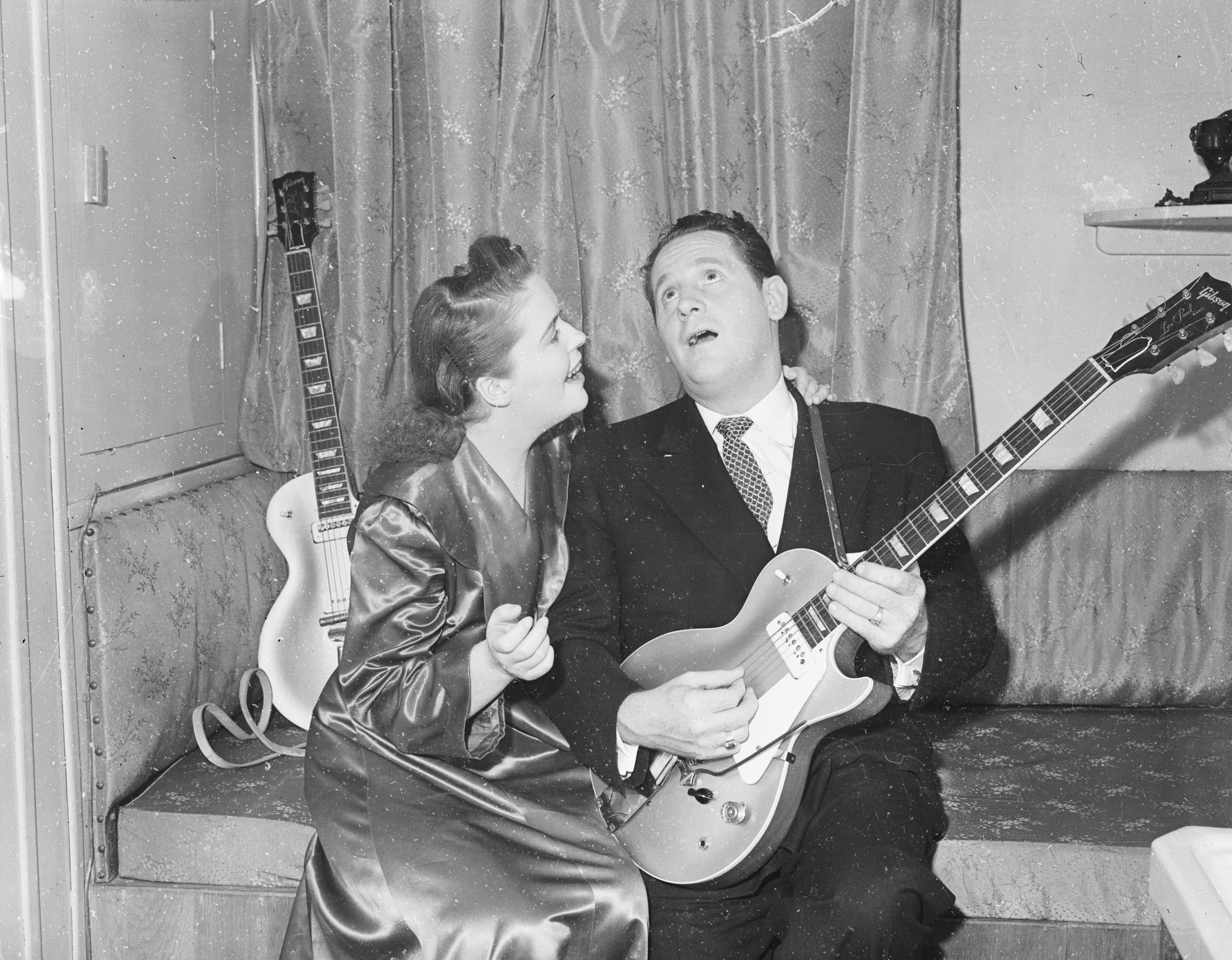 Photos of Les Paul's Life in Music