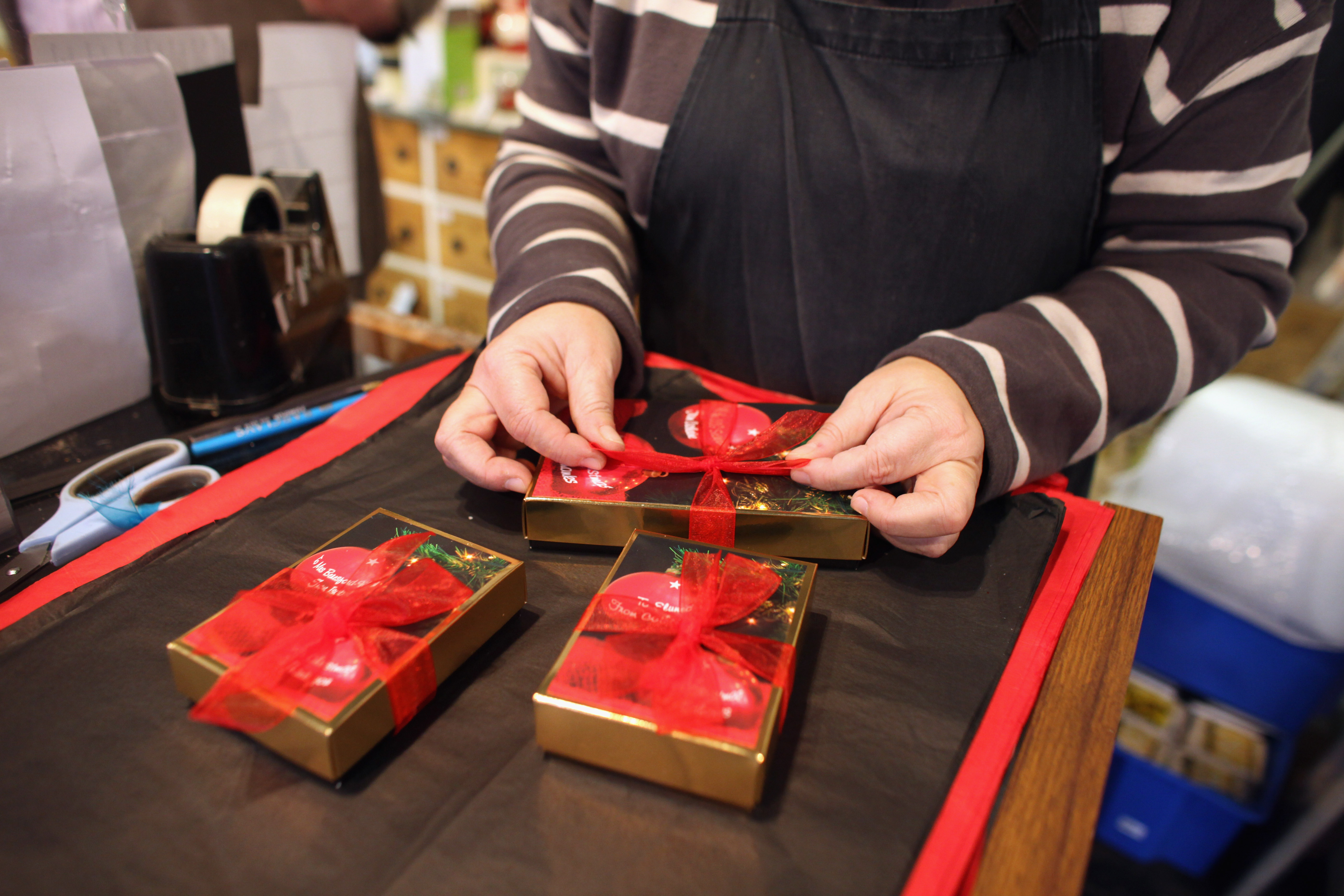 Retailers Hope For A Good Christmas Despite The Current Economic Gloom
