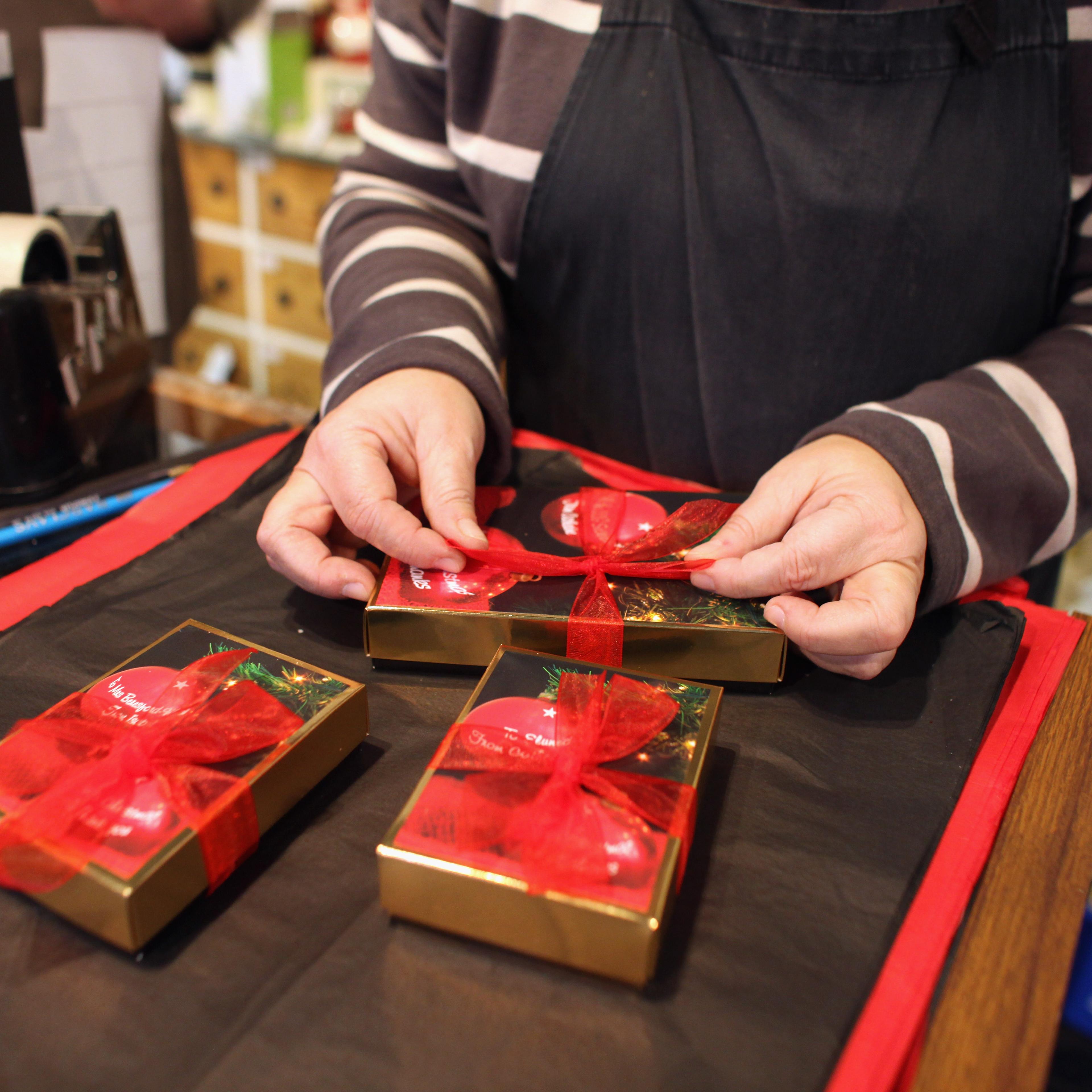 Retailers Hope For A Good Christmas Despite The Current Economic Gloom