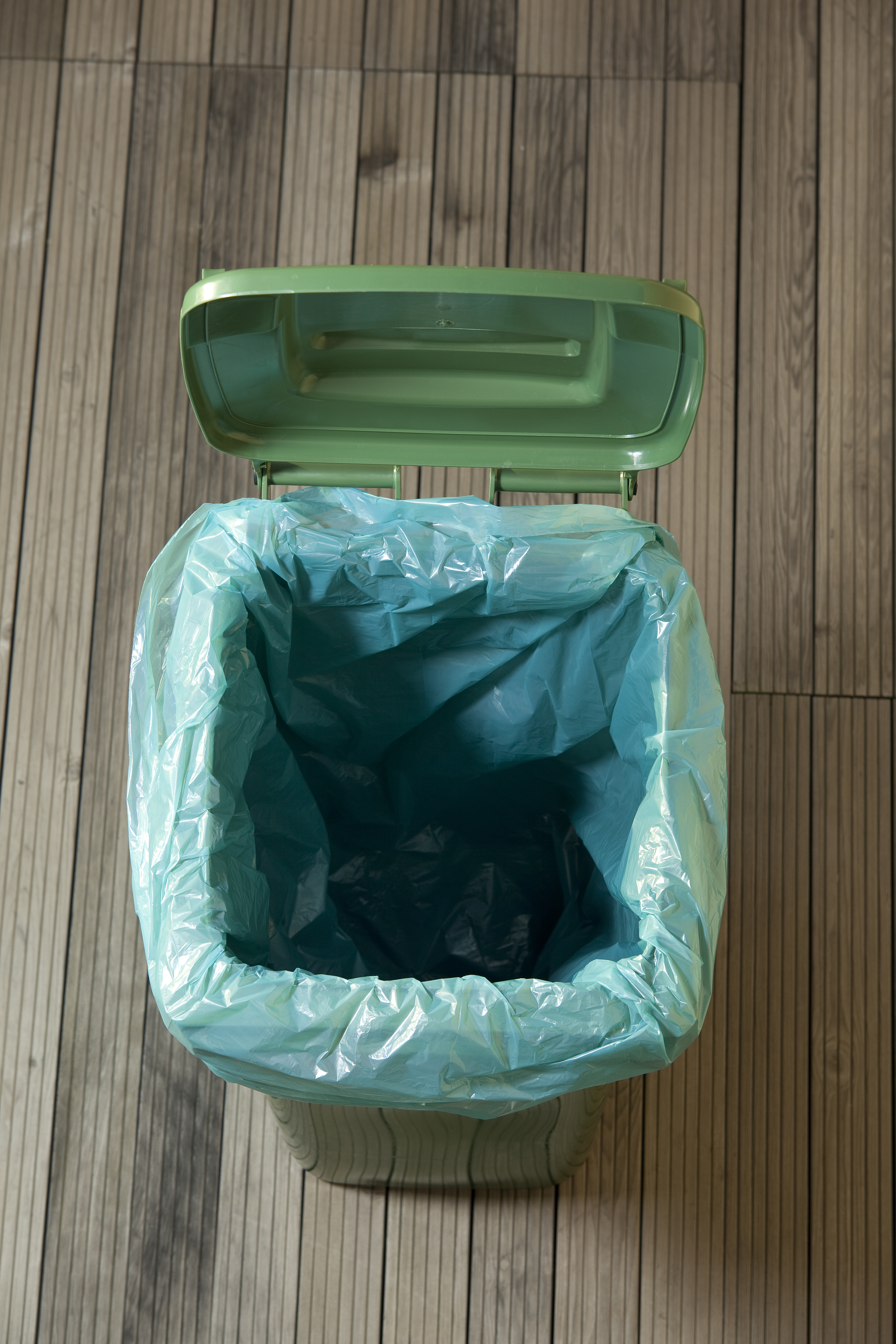 empty-green-trash-bin