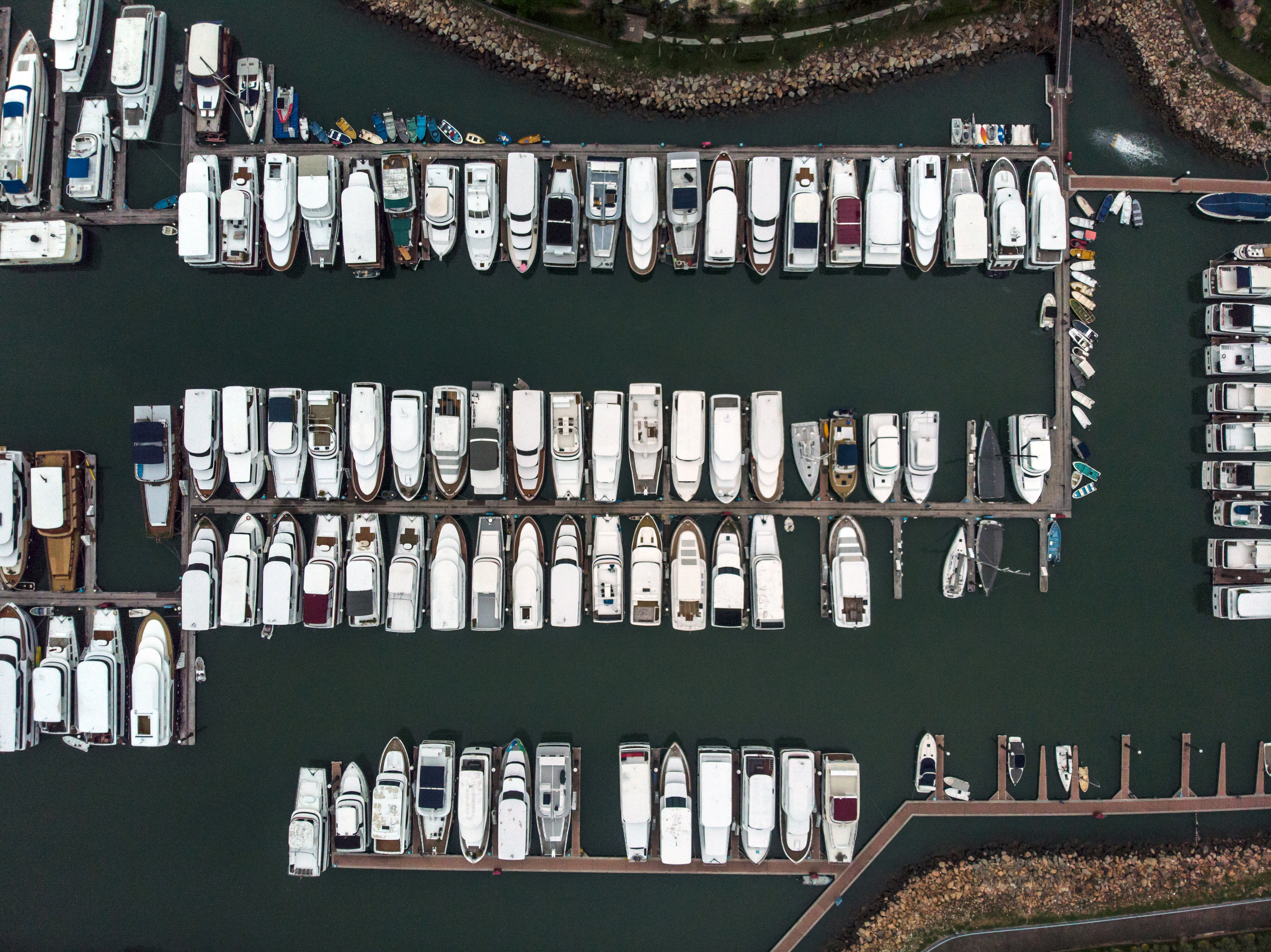The Discovery Bay Marina Club in Hong Kong is home to more than 180 boat families. In August, they were asked to vacate by Dec. 31 as the club is closing for renovation.Either selling or relocating the boats would be hard due to a surplus of boats on the