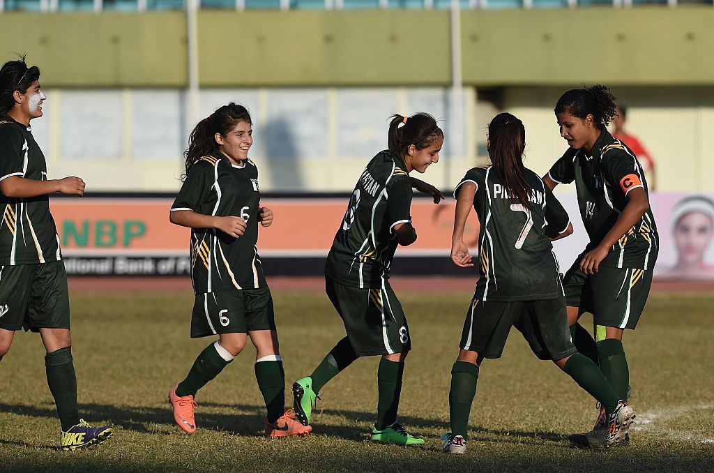 FBL-PAK-WOMEN-SAAF