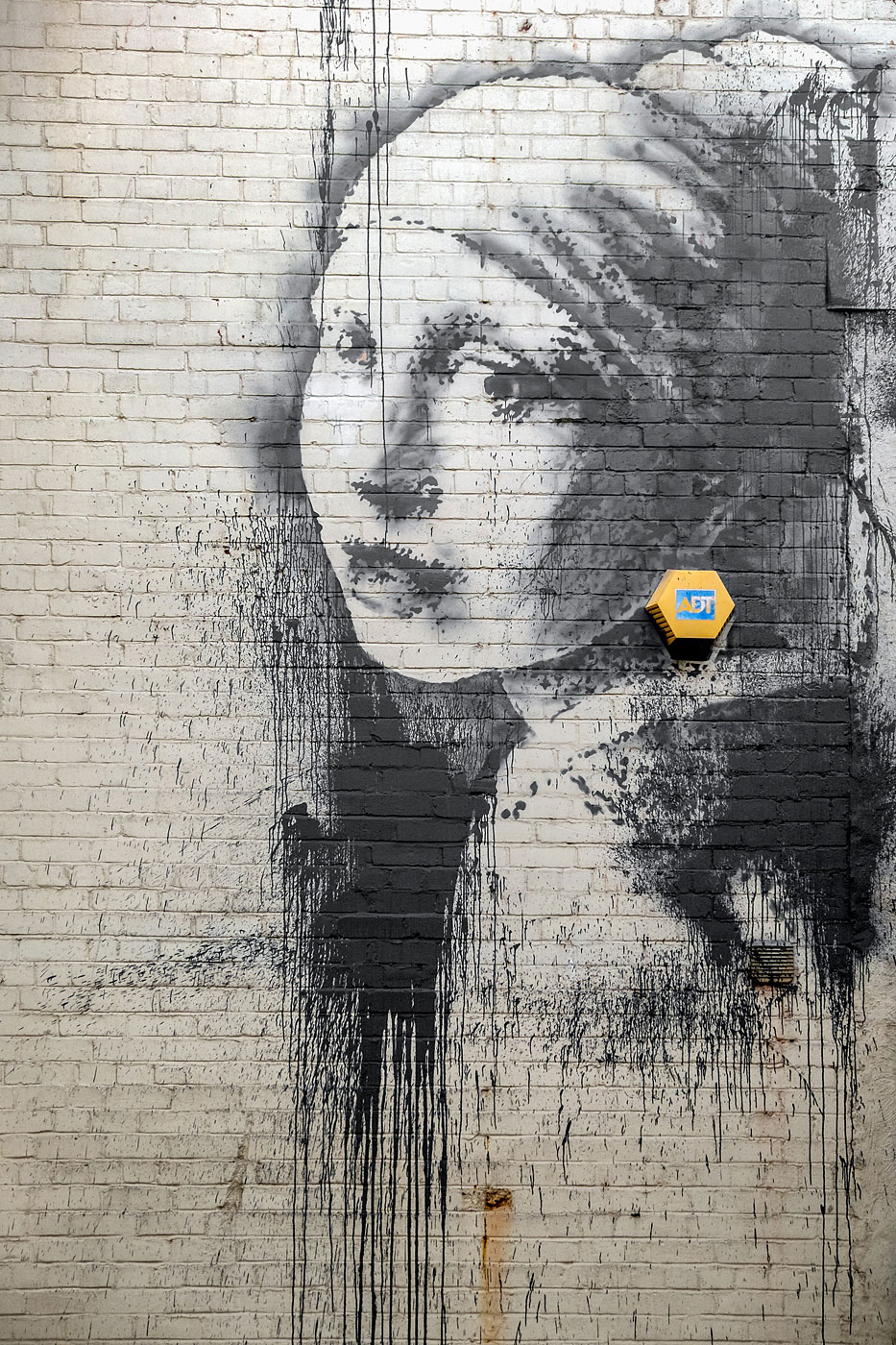 Massive Attack Member Named as Guerilla Artist Banksy