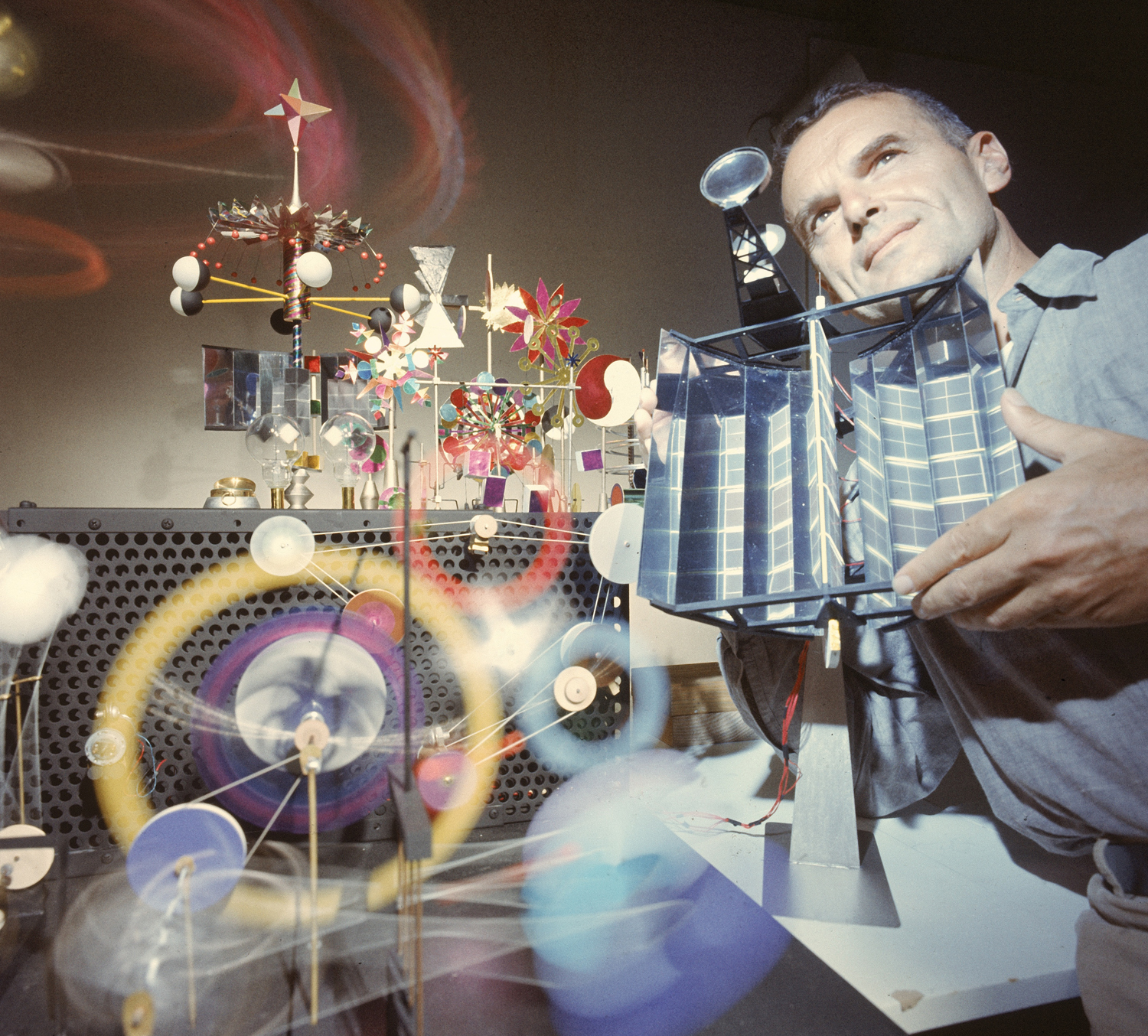 Charles and Ray Eames and the Solar-Powered 'Do-Nothing Machine,' 1957
