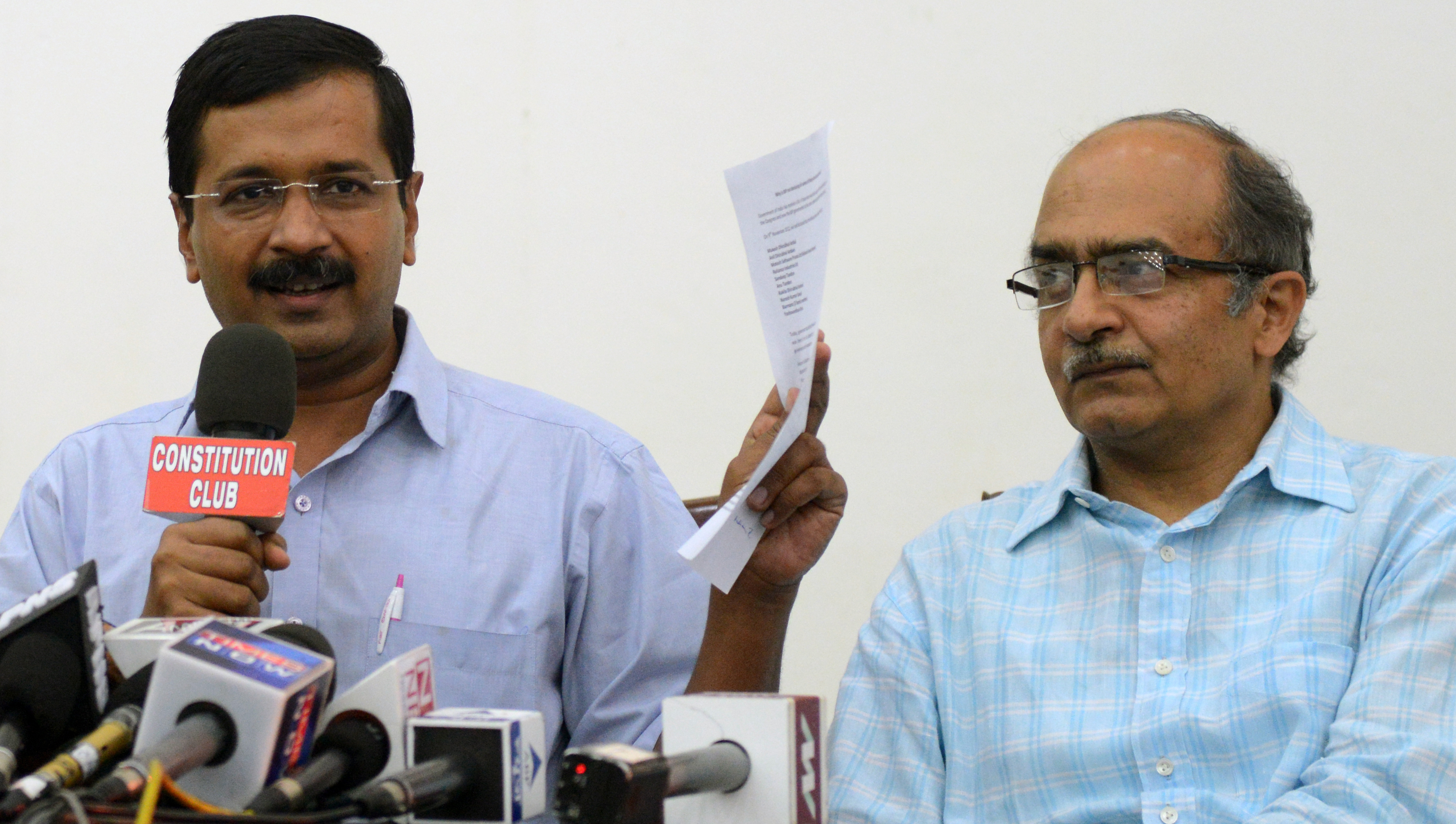 Arvind Kejriwal meets Chief Election Officer