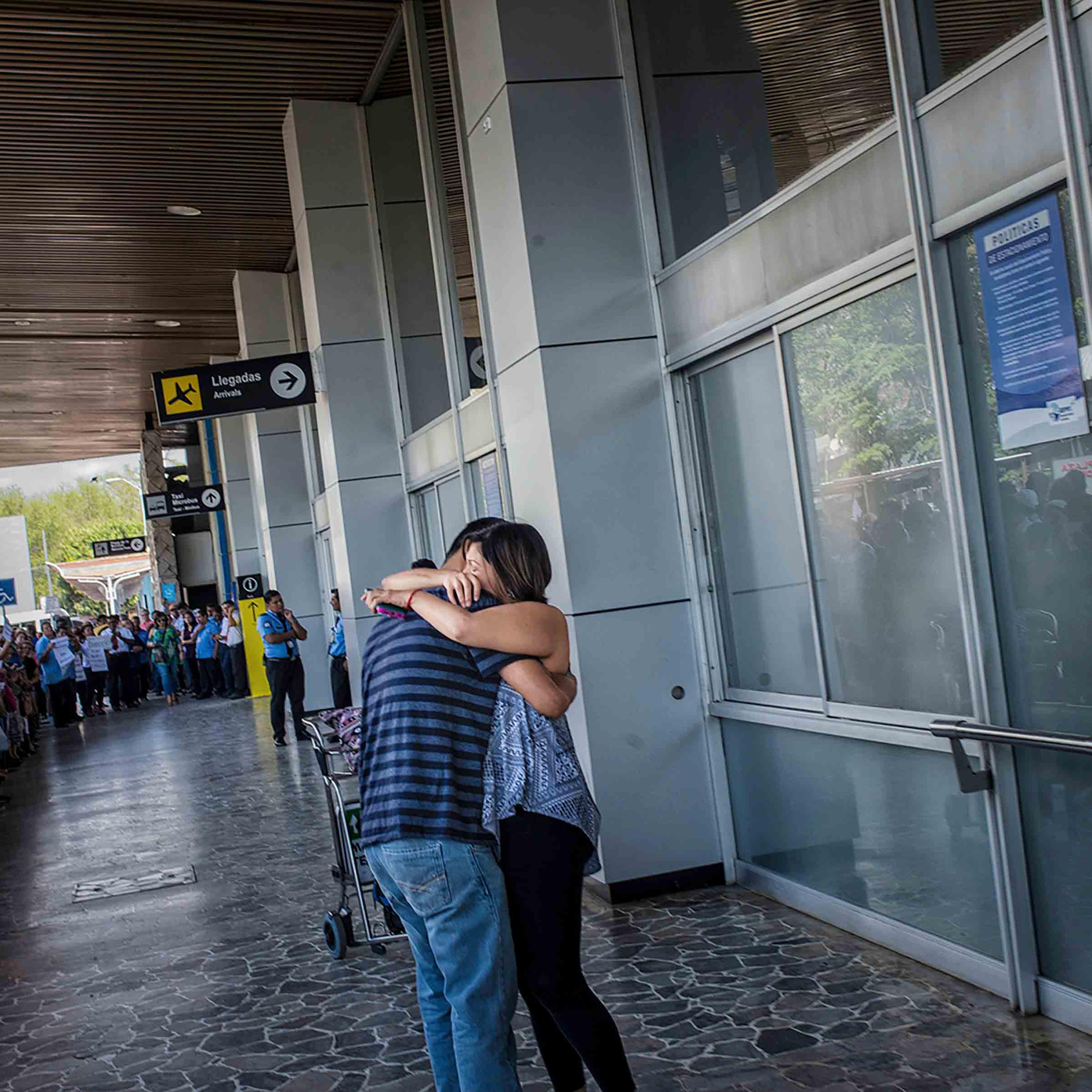 salvadorans ban, president trump, invert american promise