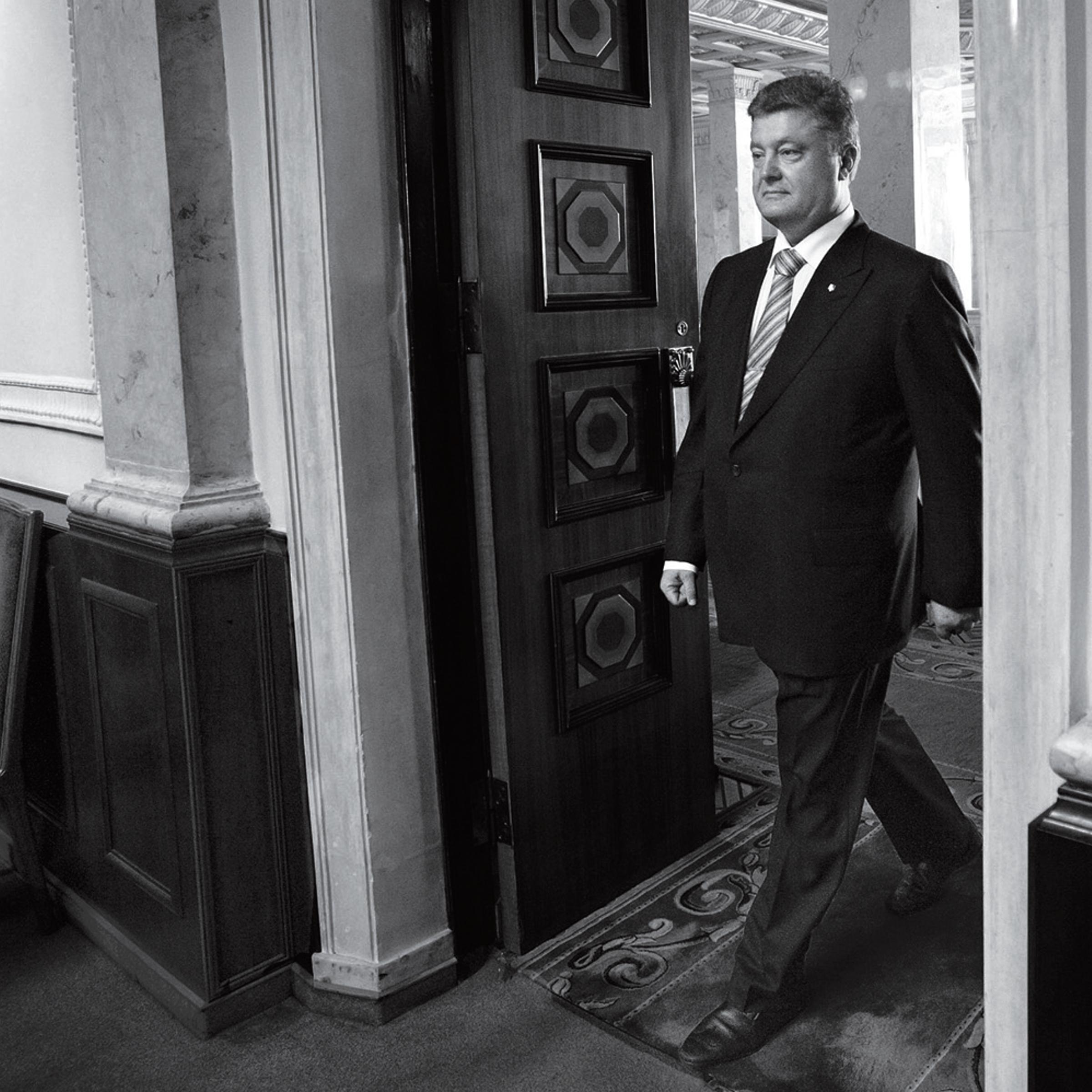 Ukraine's president-elect Poroshenko arrives for his inauguration ceremony in the parliament hall in Kiev