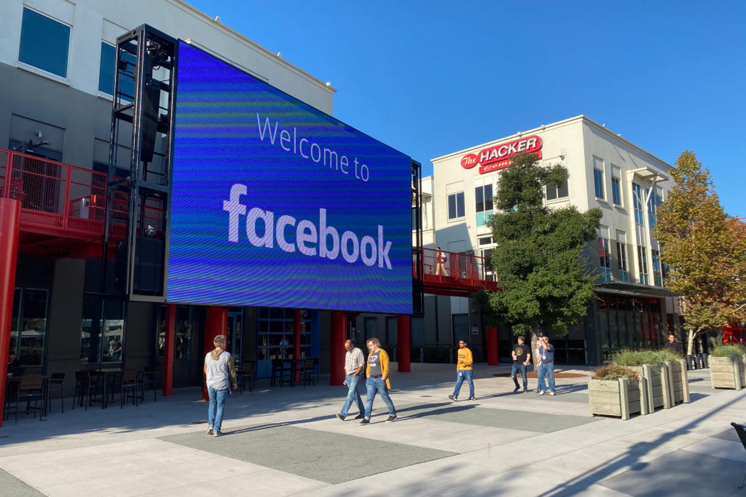 Facebook Compani Facebook Plans to Rebrand Company With New Name, Report Says
