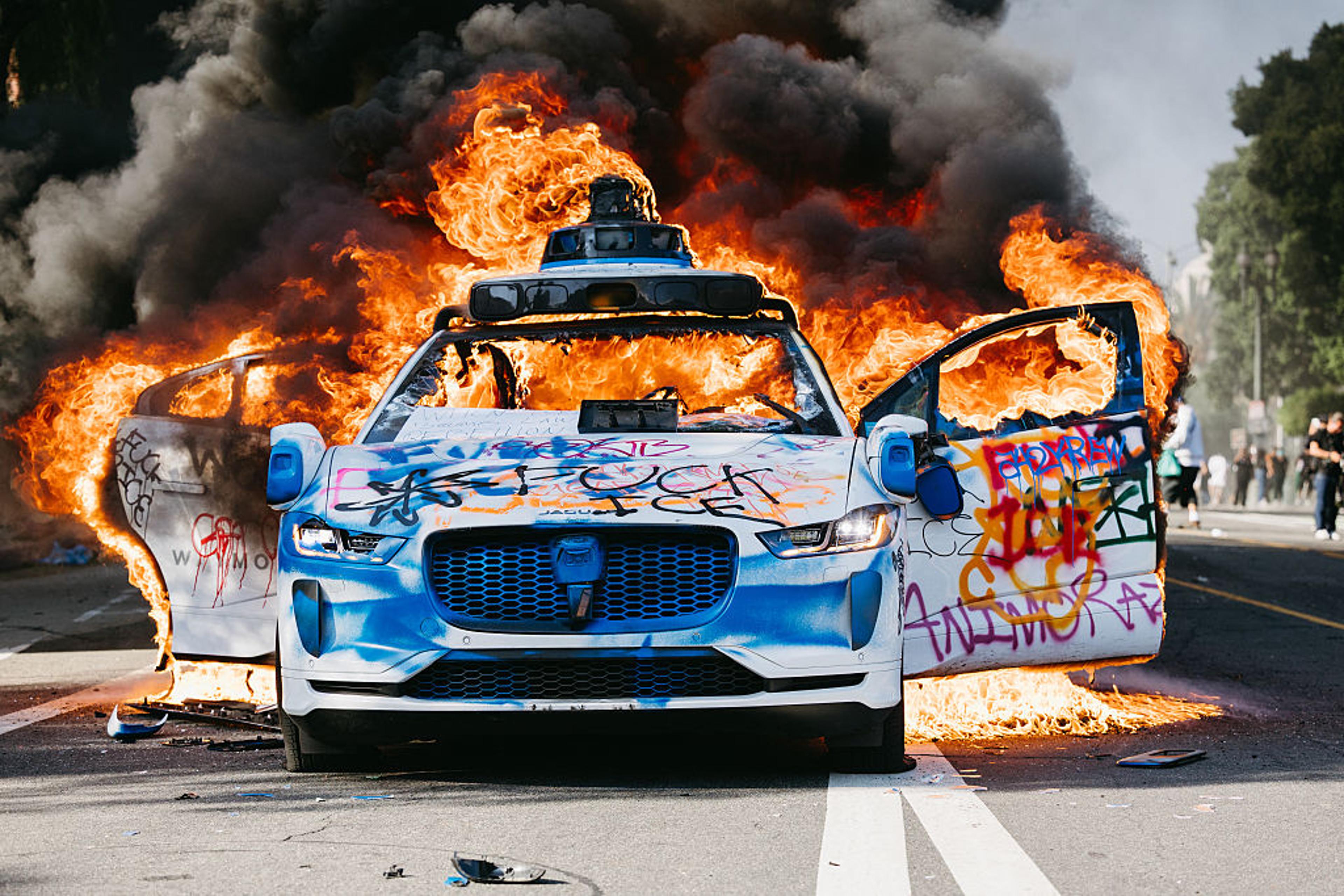 Anti-ICE-Protests-in-Los-Angeles