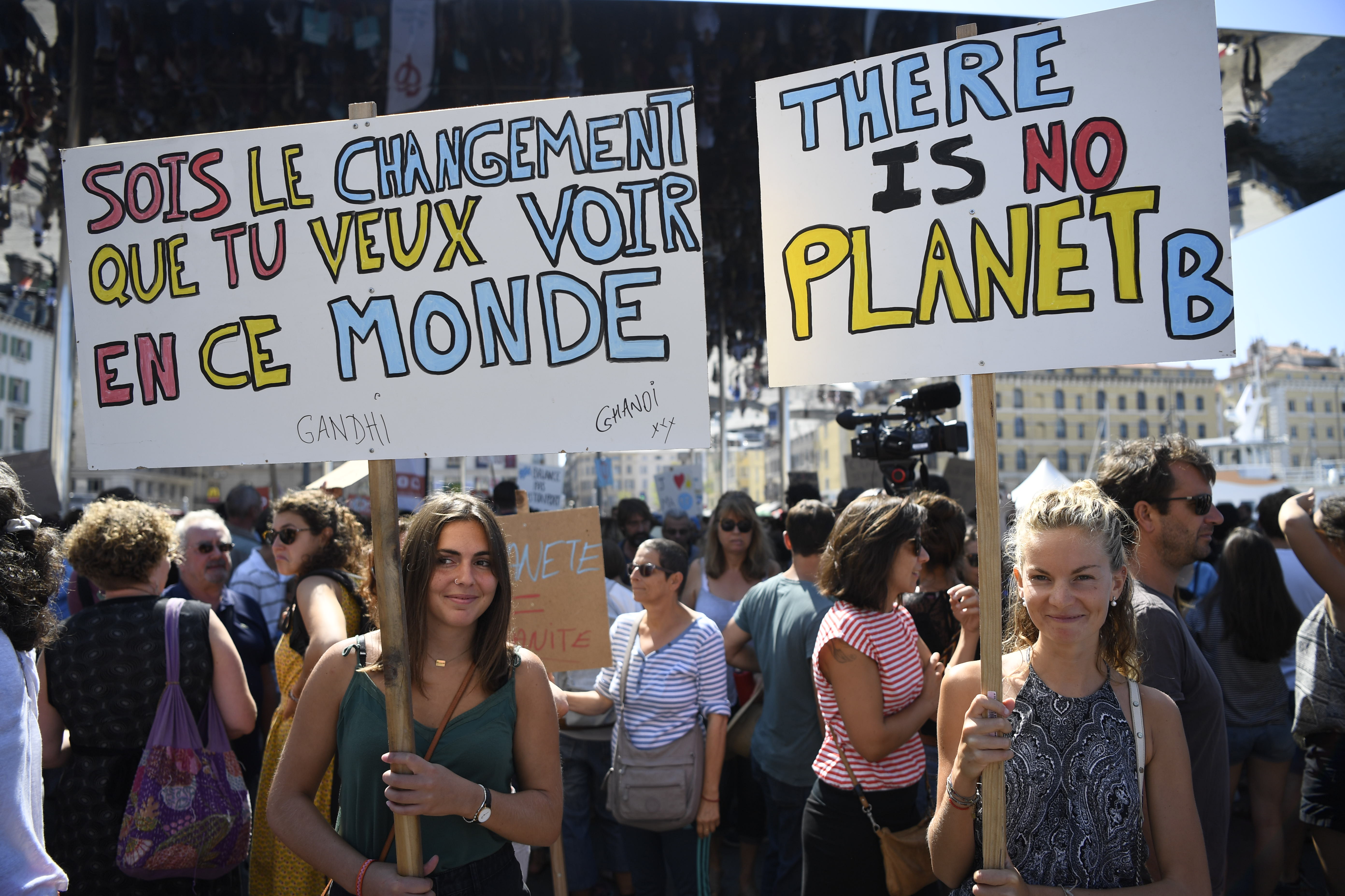 FRANCE-UN-EMVIRONMENT-PROTEST