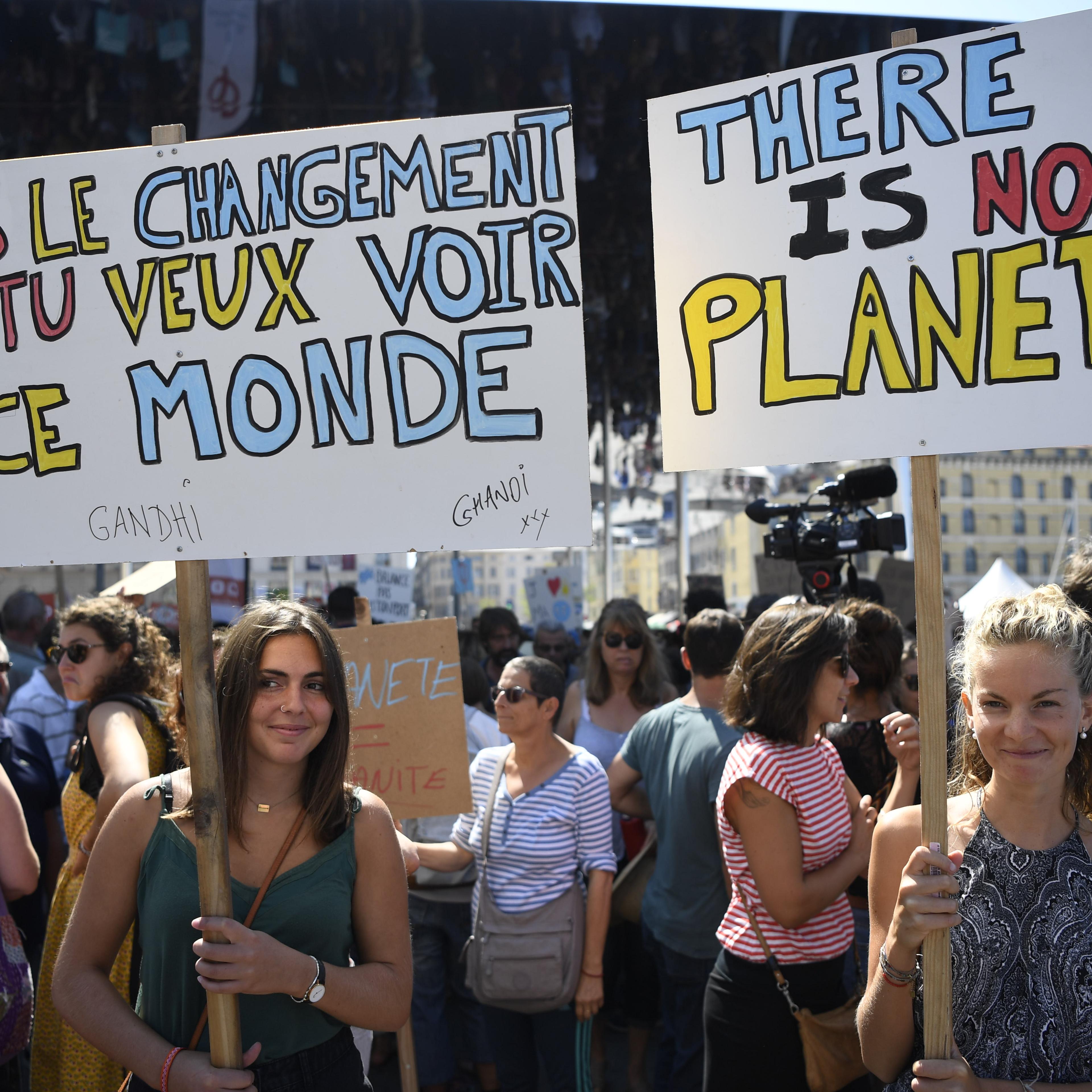 FRANCE-UN-EMVIRONMENT-PROTEST