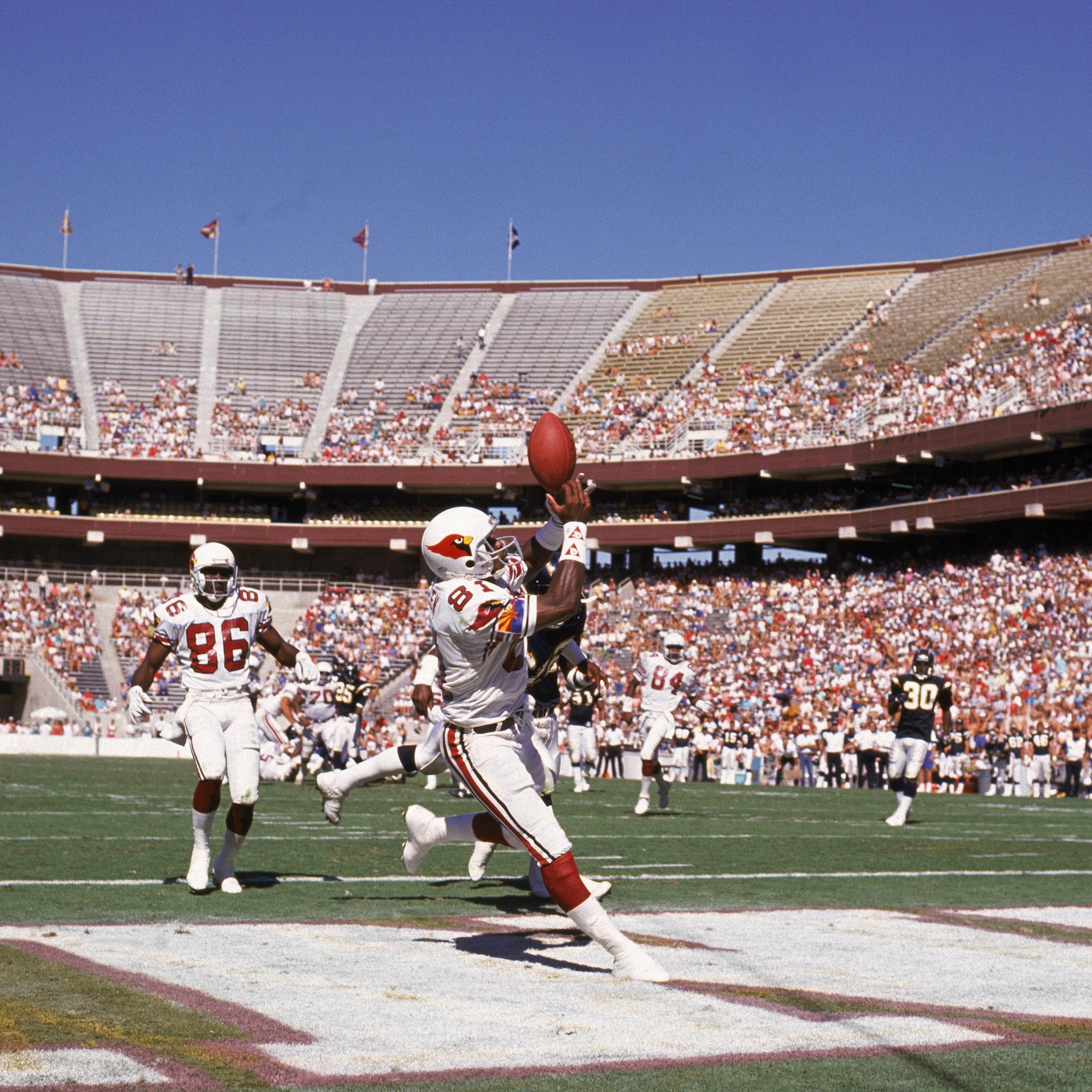 Roy Green catches pass in endzone