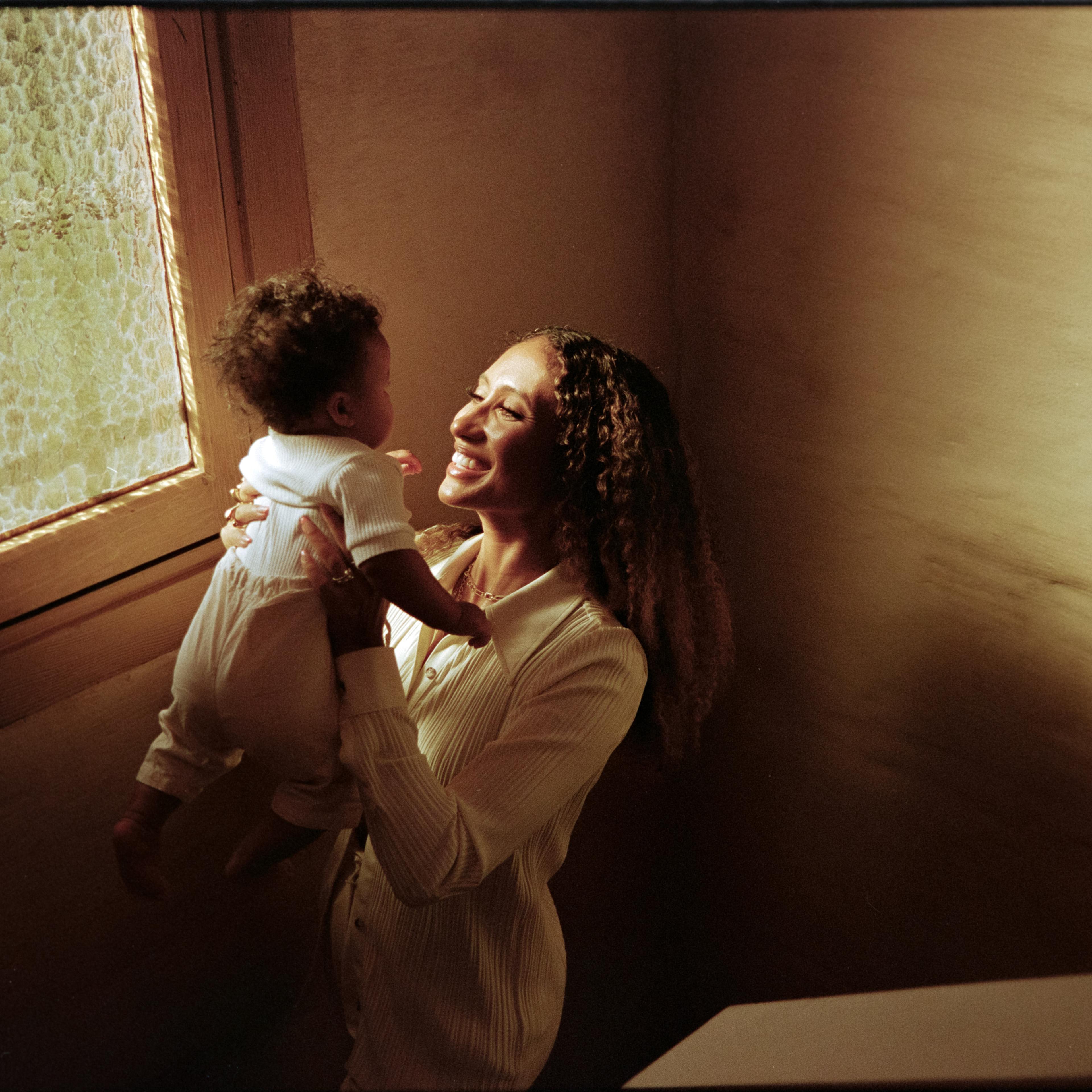 Bobbie x Elaine Welteroth (Hi-Res Selects)